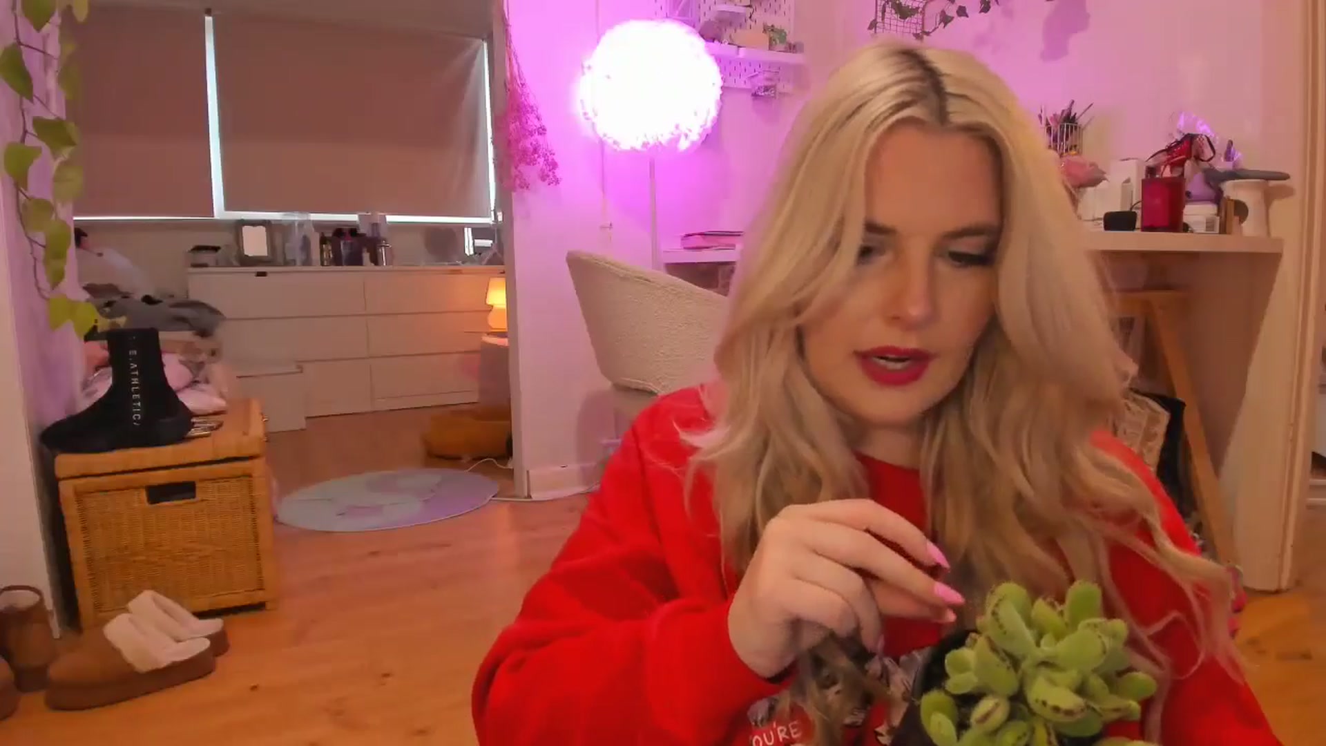 Gallery image thumbnail from Fun_Nikki's myfreecams stream on, 04/17/2024, 09:18 image 5 of 20