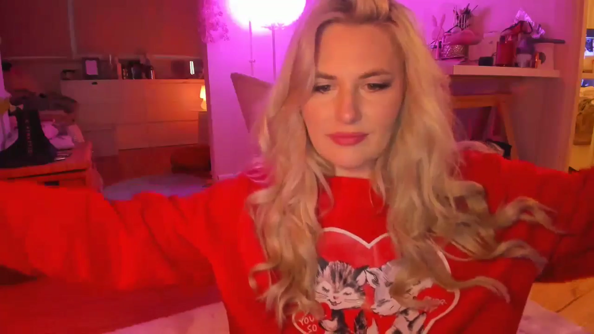 Gallery image thumbnail from Fun_Nikki's myfreecams stream on, 04/17/2024, 09:18 image 13 of 20