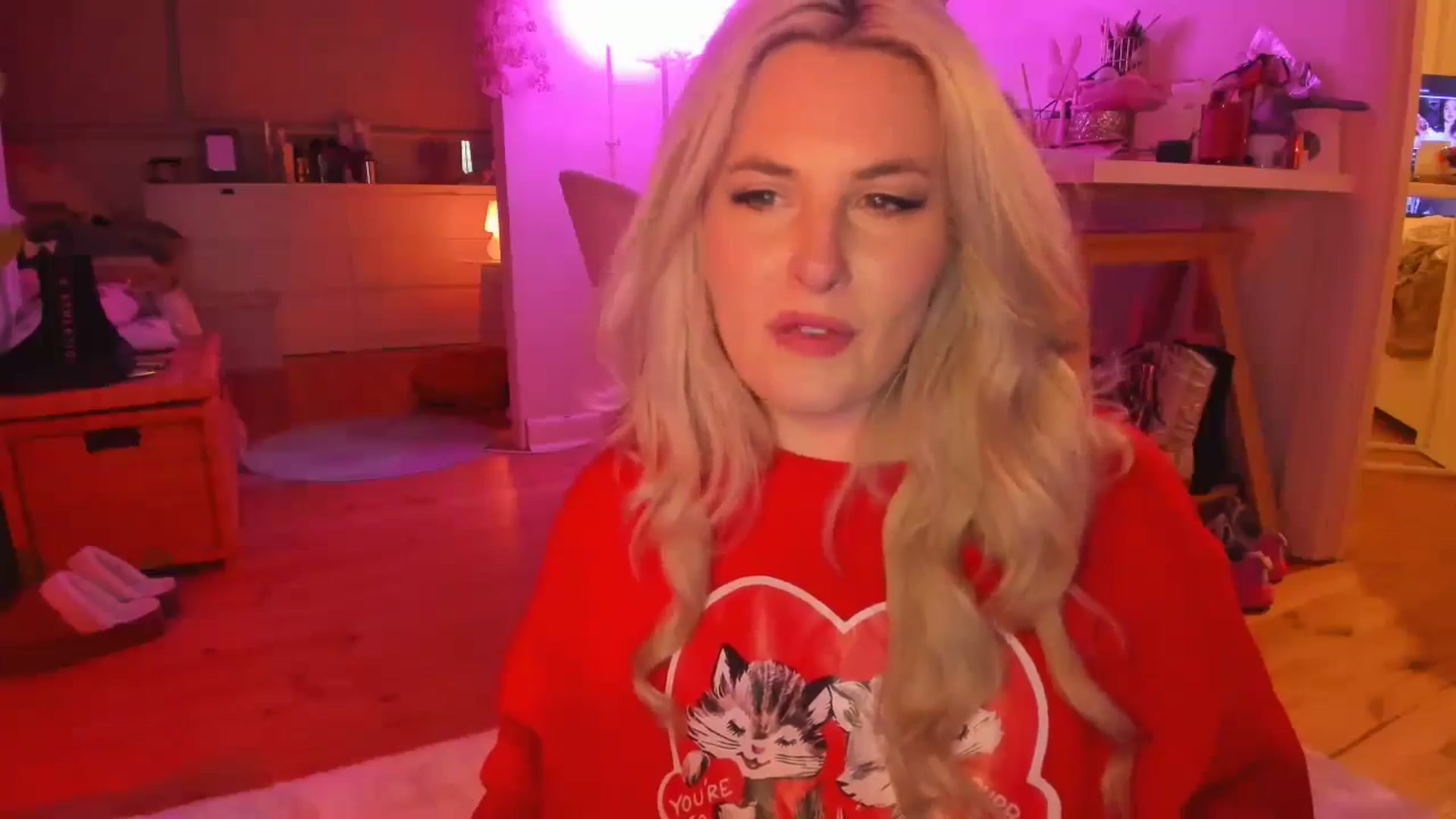 Gallery image thumbnail from Fun_Nikki's myfreecams stream on, 04/17/2024, 10:33 image 3 of 20