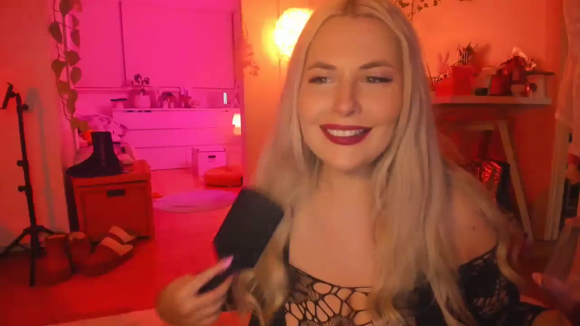 Gallery image thumbnail from Fun_Nikki's myfreecams stream on, 04/19/2024, 11:45 image 5 of 20