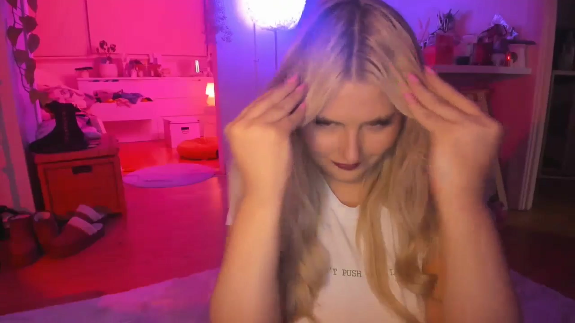 Gallery image thumbnail from Fun_Nikki's myfreecams stream on, 04/19/2024, 11:45 image 11 of 20
