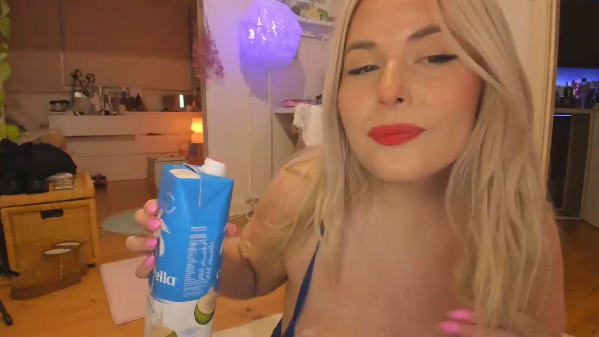 Gallery image thumbnail from Fun_Nikki's myfreecams stream on, 04/26/2024, 12:32 image 2 of 20