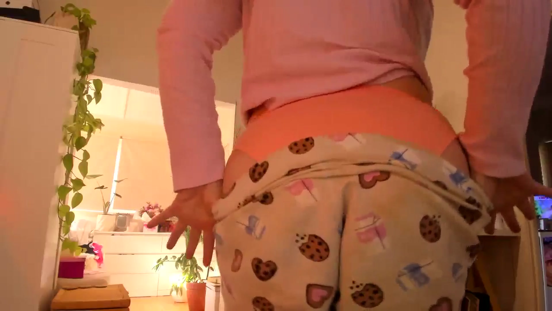Gallery image thumbnail from Fun_Nikki's myfreecams stream on, 05/29/2024, 24:01 image 15 of 20