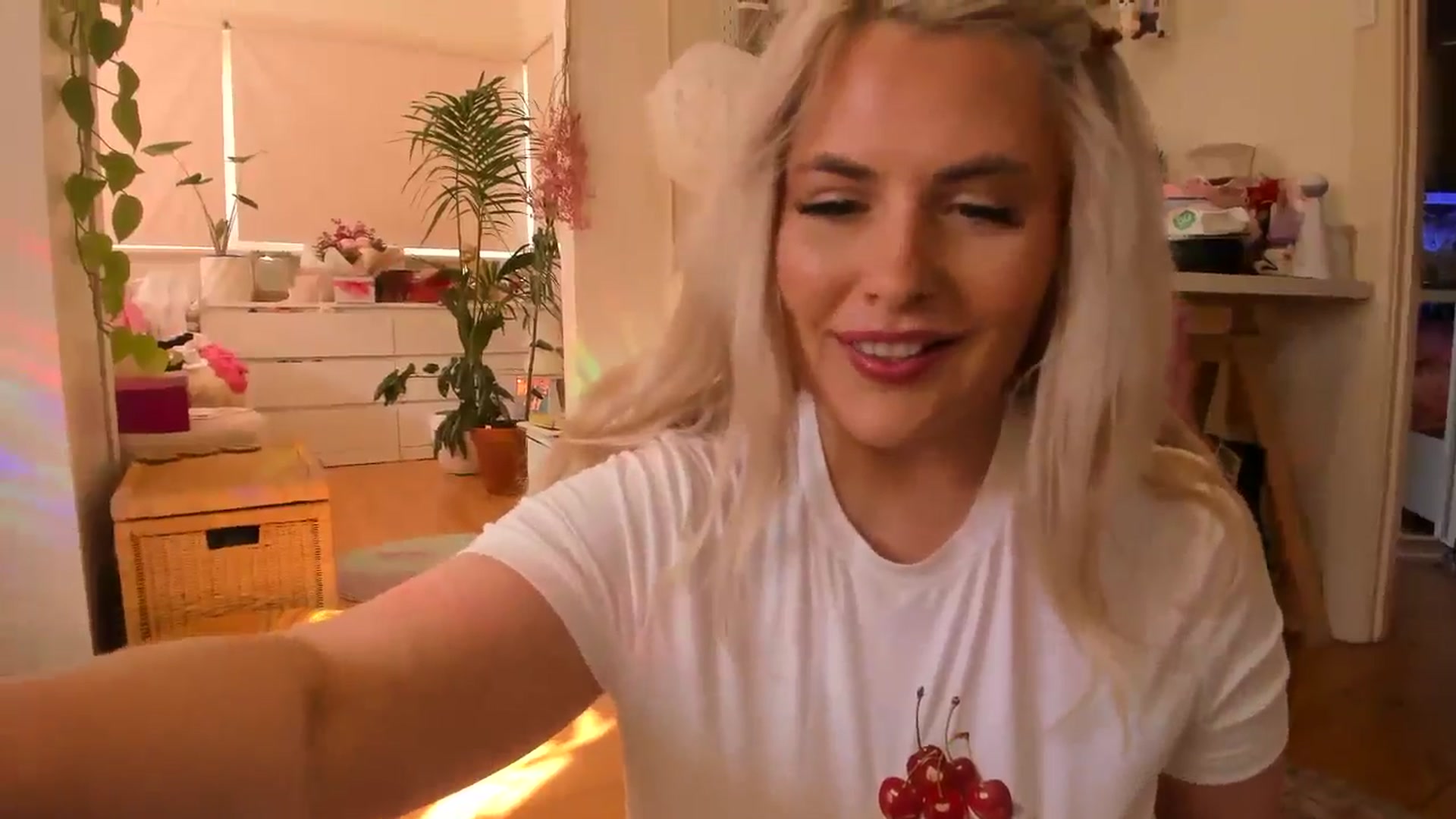 Gallery image thumbnail from Fun_Nikki's myfreecams stream on, 05/29/2024, 02:24 image 6 of 20