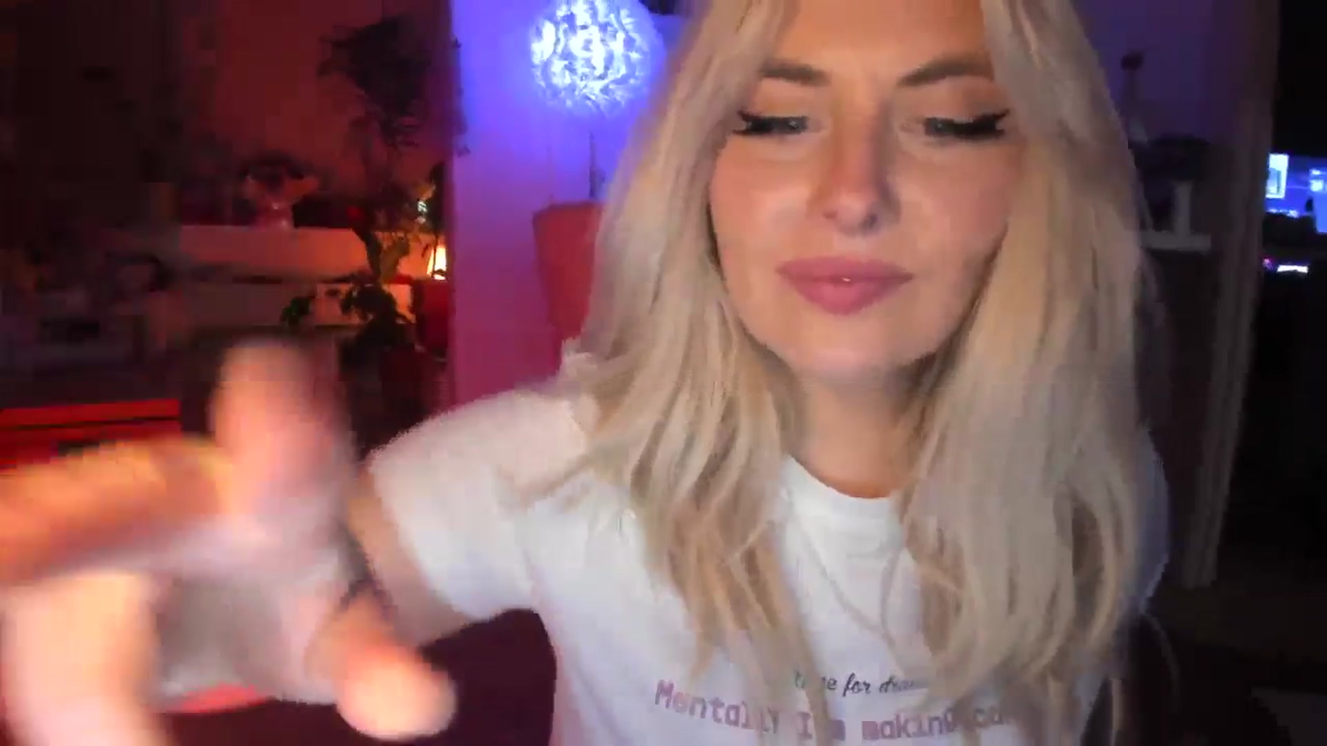 Gallery image thumbnail from Fun_Nikki's myfreecams stream on, 05/30/2024, 10:08 image 19 of 20