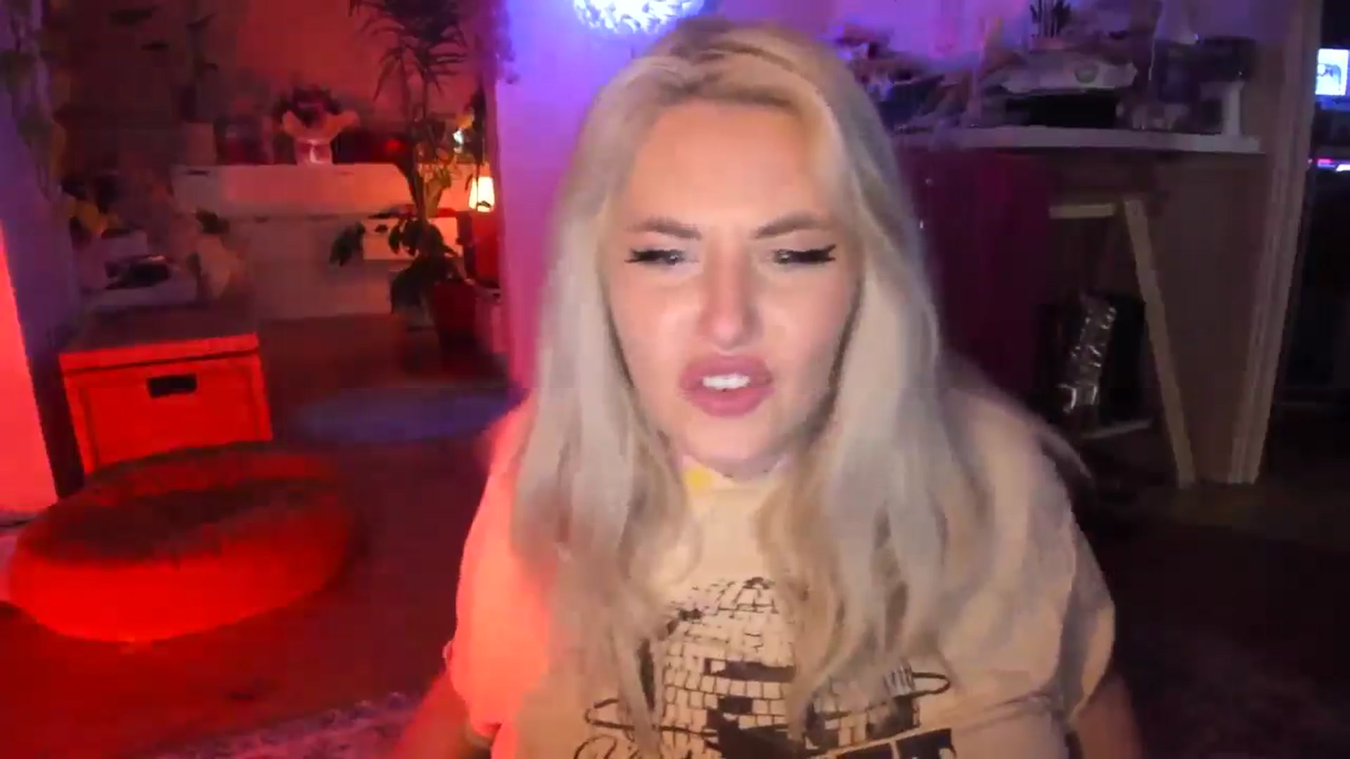 Gallery image thumbnail from Fun_Nikki's myfreecams stream on, 05/30/2024, 10:08 image 12 of 20