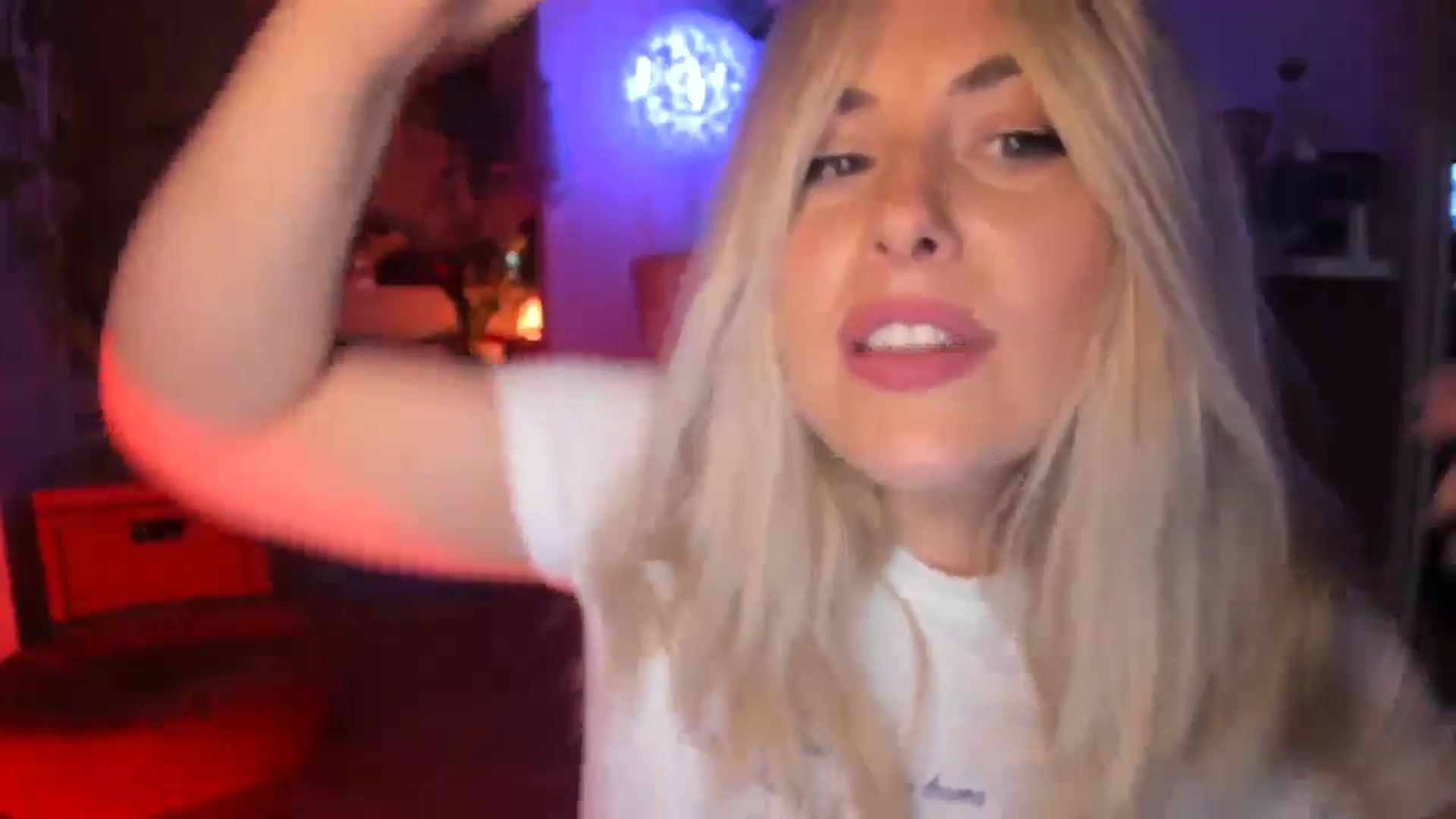 Gallery image thumbnail from Fun_Nikki's myfreecams stream on, 05/30/2024, 10:08 image 18 of 20
