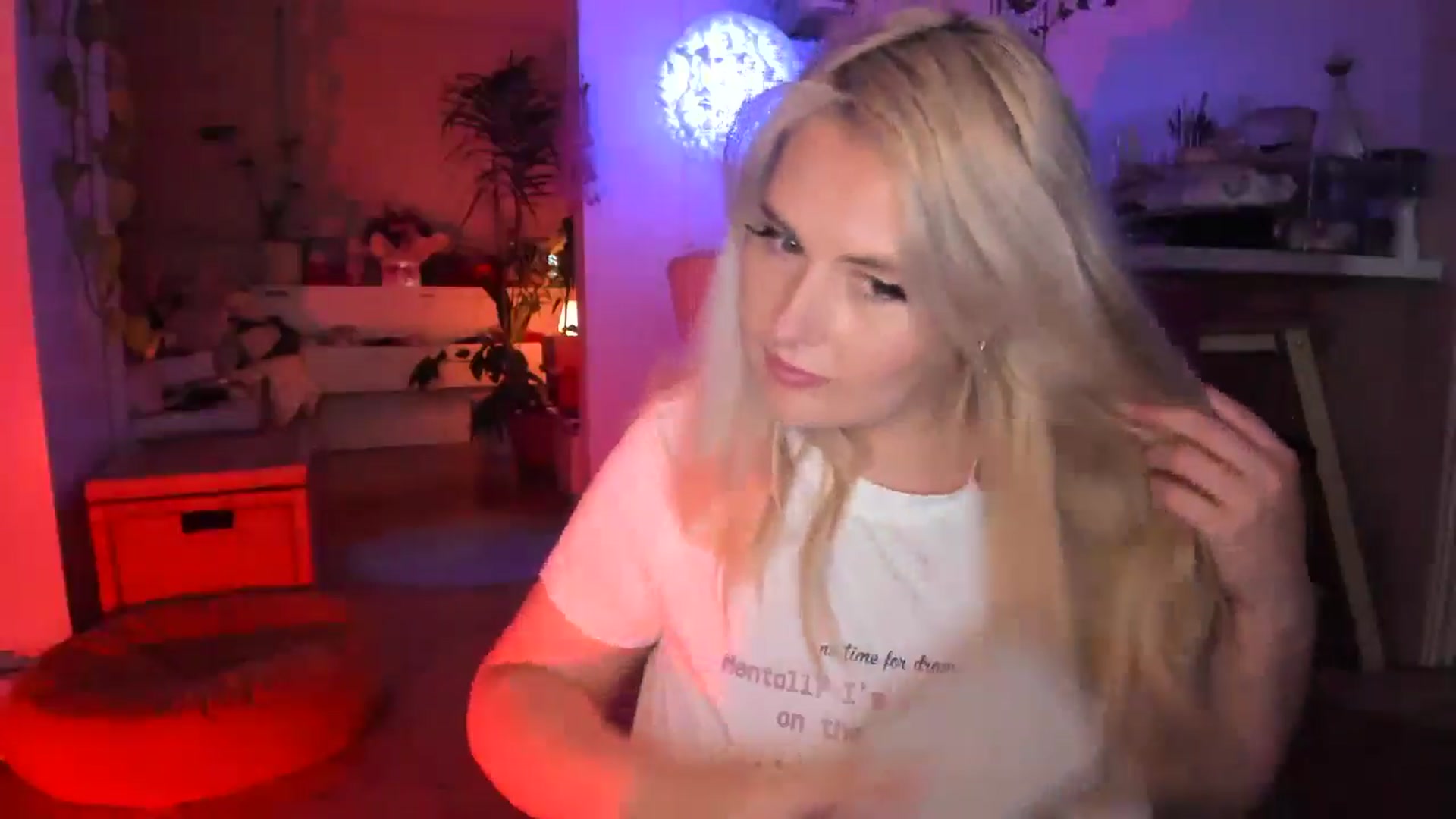 Gallery image thumbnail from Fun_Nikki's myfreecams stream on, 05/30/2024, 10:08 image 16 of 20