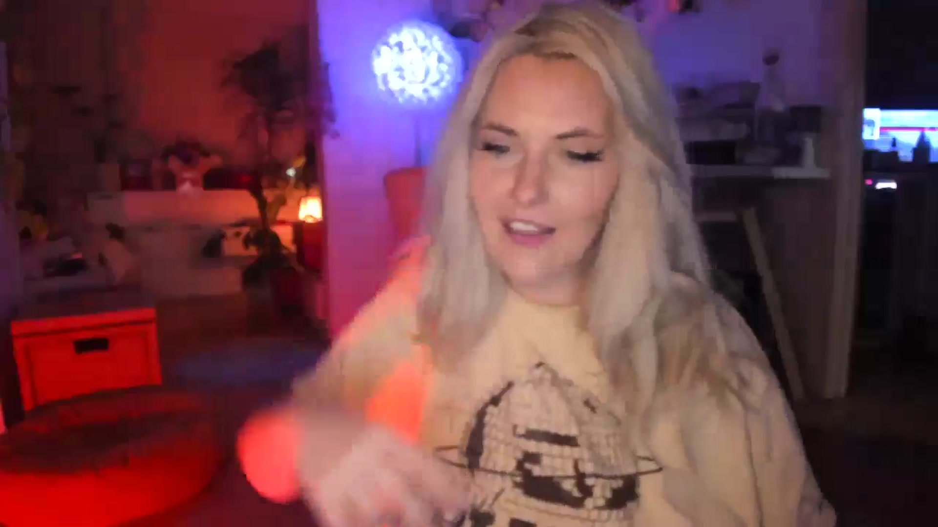 Gallery image thumbnail from Fun_Nikki's myfreecams stream on, 05/30/2024, 10:08 image 15 of 20