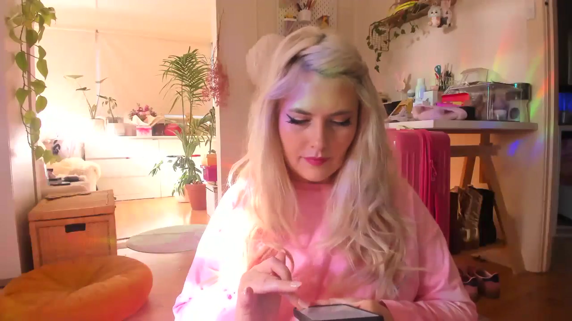 Gallery image thumbnail from Fun_Nikki's myfreecams stream on, 05/31/2024, 24:14 image 6 of 20