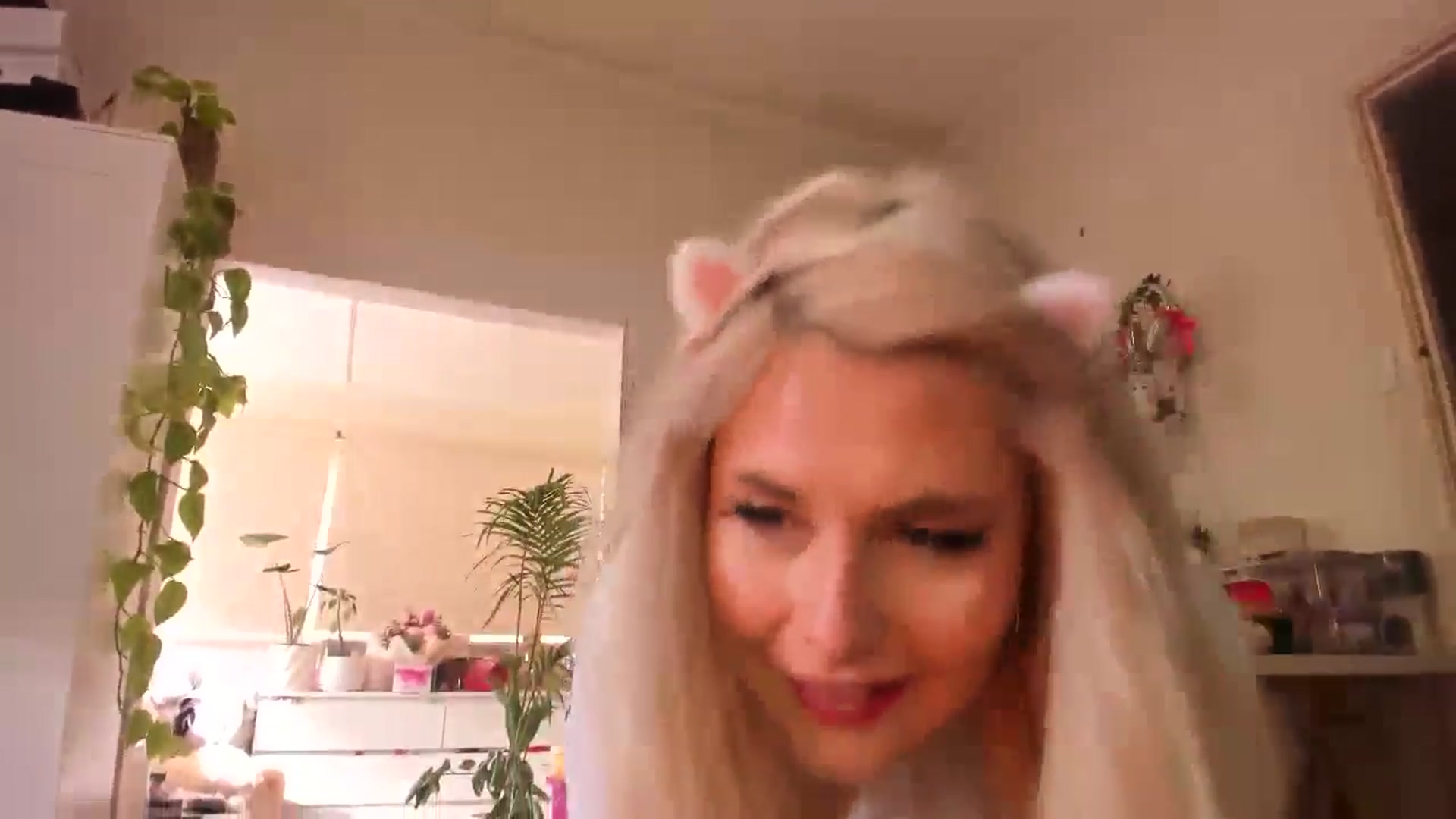 Gallery image thumbnail from Fun_Nikki's myfreecams stream on, 05/31/2024, 01:40 image 9 of 20