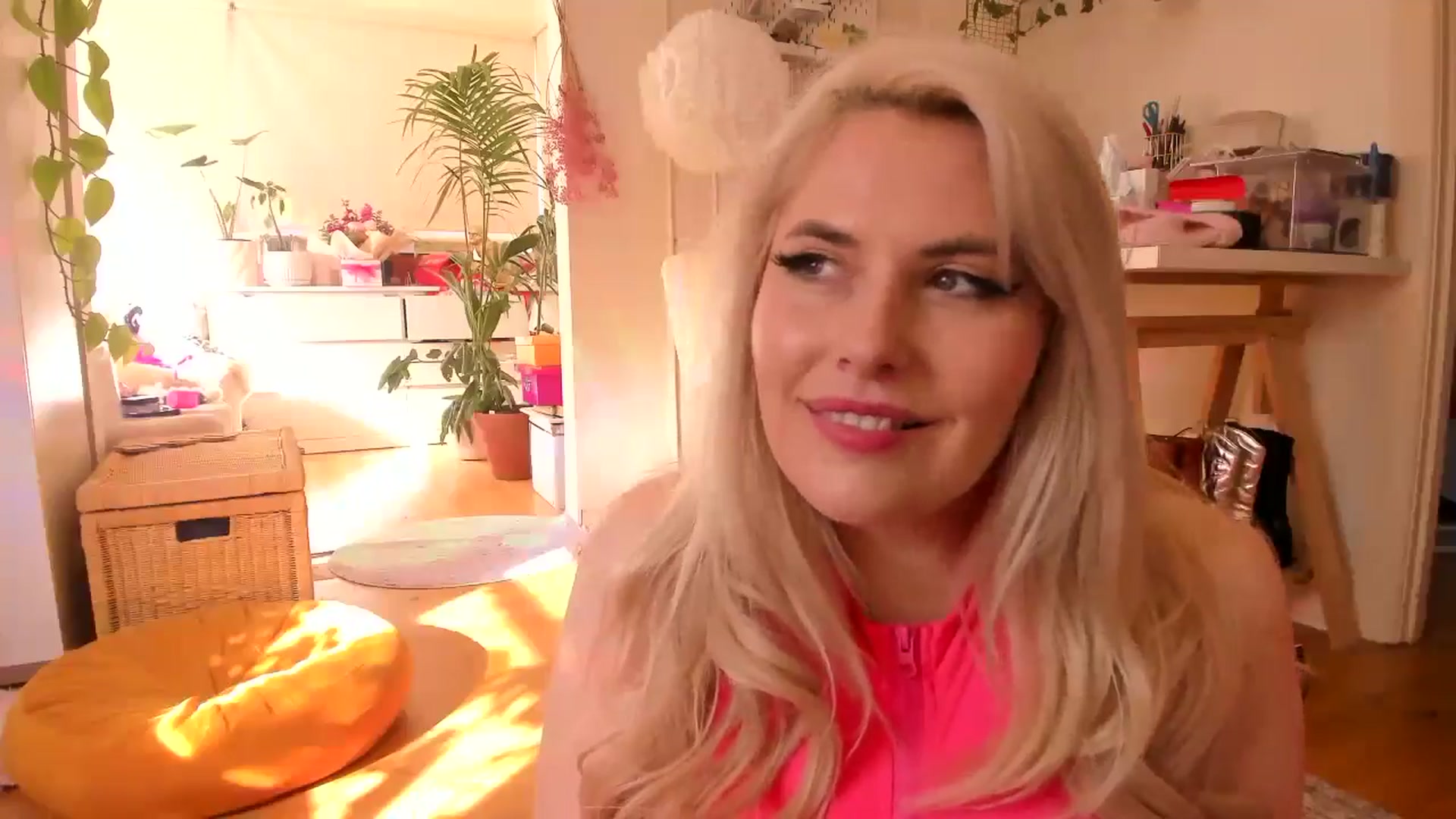 Gallery image thumbnail from Fun_Nikki's myfreecams stream on, 06/01/2024, 03:14 image 11 of 20