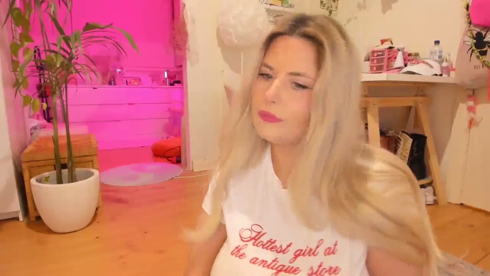 Gallery image thumbnail from Fun_Nikki's myfreecams stream on, 09/01/2024, 12:53 image 18 of 20