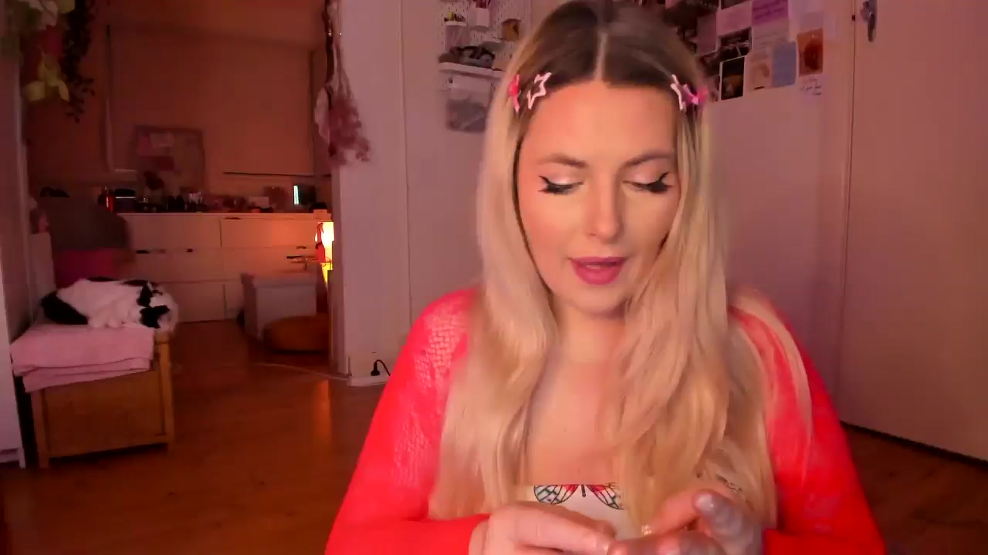 Gallery image thumbnail from Fun_Nikki's myfreecams stream on, 11/30/2024, 11:34 image 1 of 20