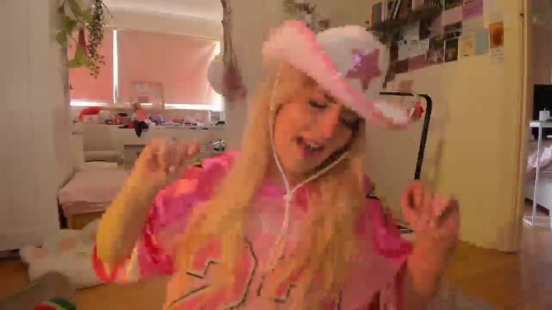 Gallery image thumbnail from Fun_Nikki's myfreecams stream on, 12/05/2024, 03:21 image 8 of 20