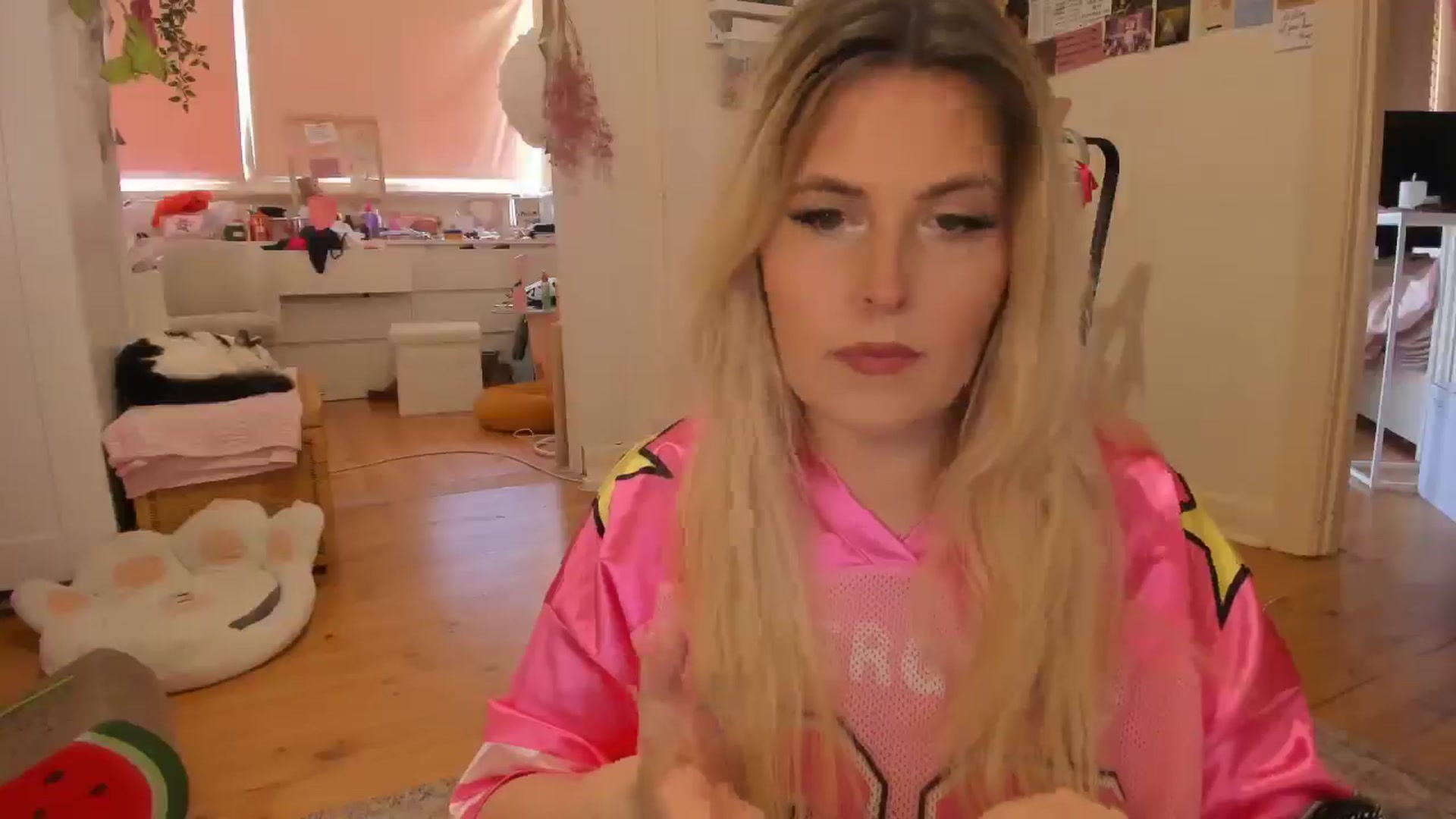 Gallery image thumbnail from Fun_Nikki's myfreecams stream on, 12/05/2024, 03:21 image 5 of 20
