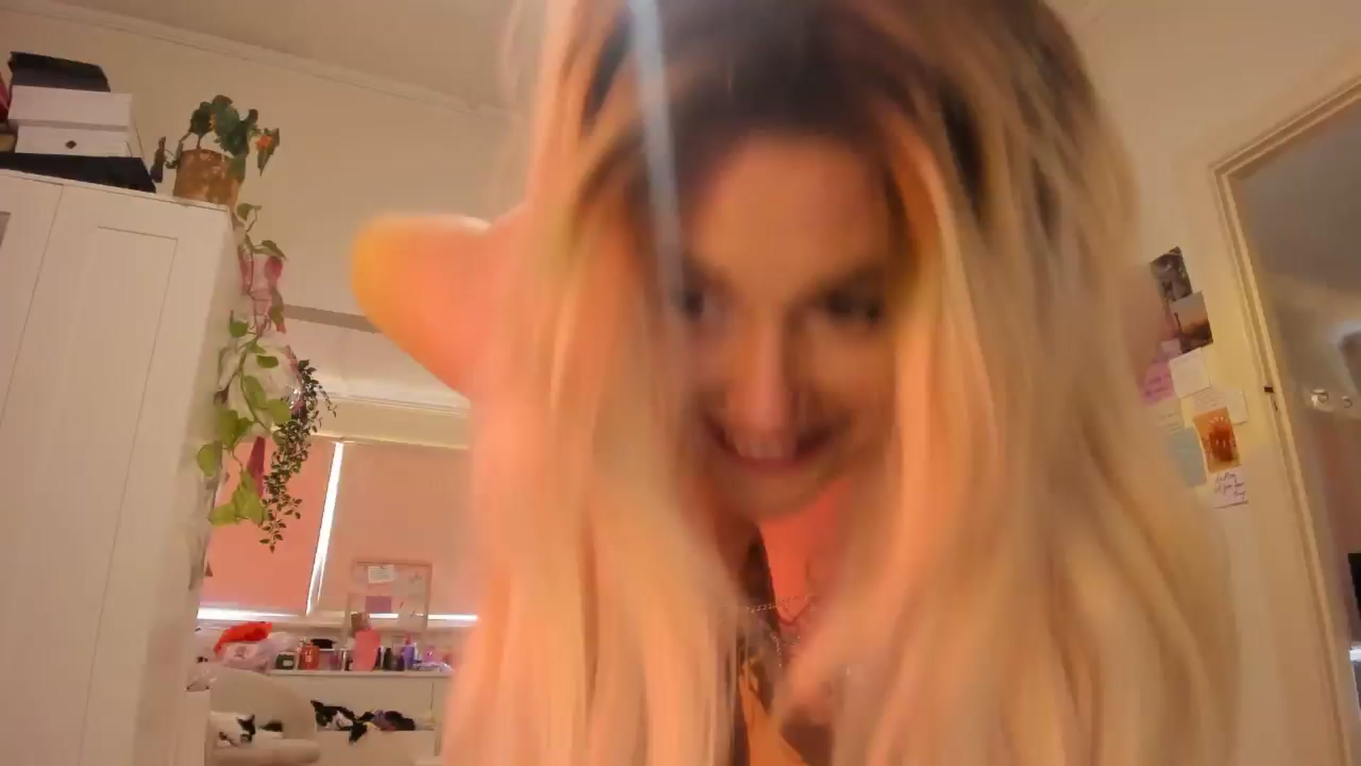 Gallery image thumbnail from Fun_Nikki's myfreecams stream on, 12/05/2024, 03:34 image 13 of 20