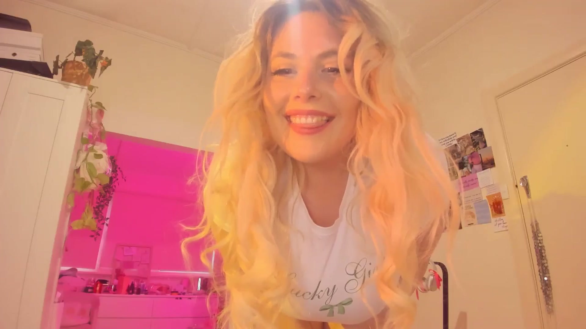 Gallery image thumbnail from Fun_Nikki's myfreecams stream on, 12/07/2024, 10:27 image 5 of 20