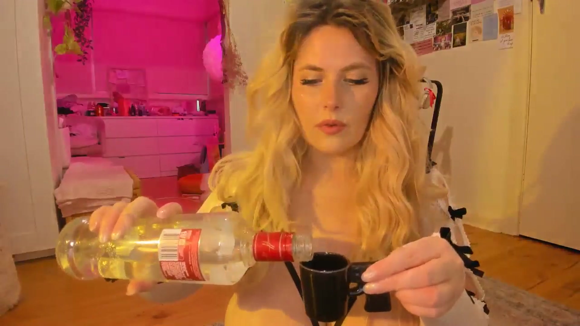 Gallery image thumbnail from Fun_Nikki's myfreecams stream on, 12/07/2024, 10:27 image 11 of 20