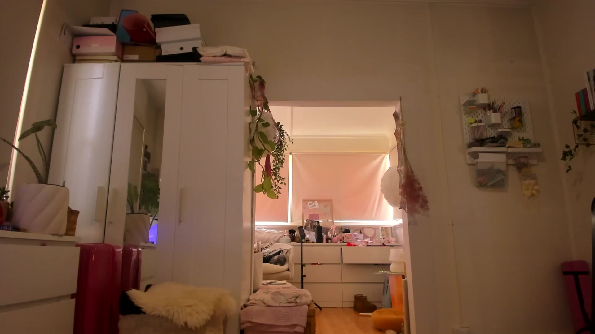 Gallery image thumbnail from Fun_Nikki's myfreecams stream on, 12/14/2024, 02:05 image 19 of 20