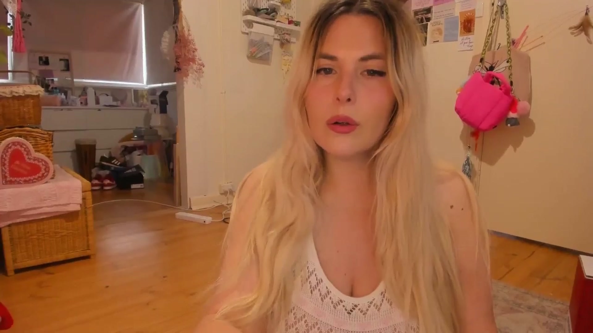 Gallery image thumbnail from Fun_Nikki's myfreecams stream on, 01/11/2025, 09:42 image 20 of 20