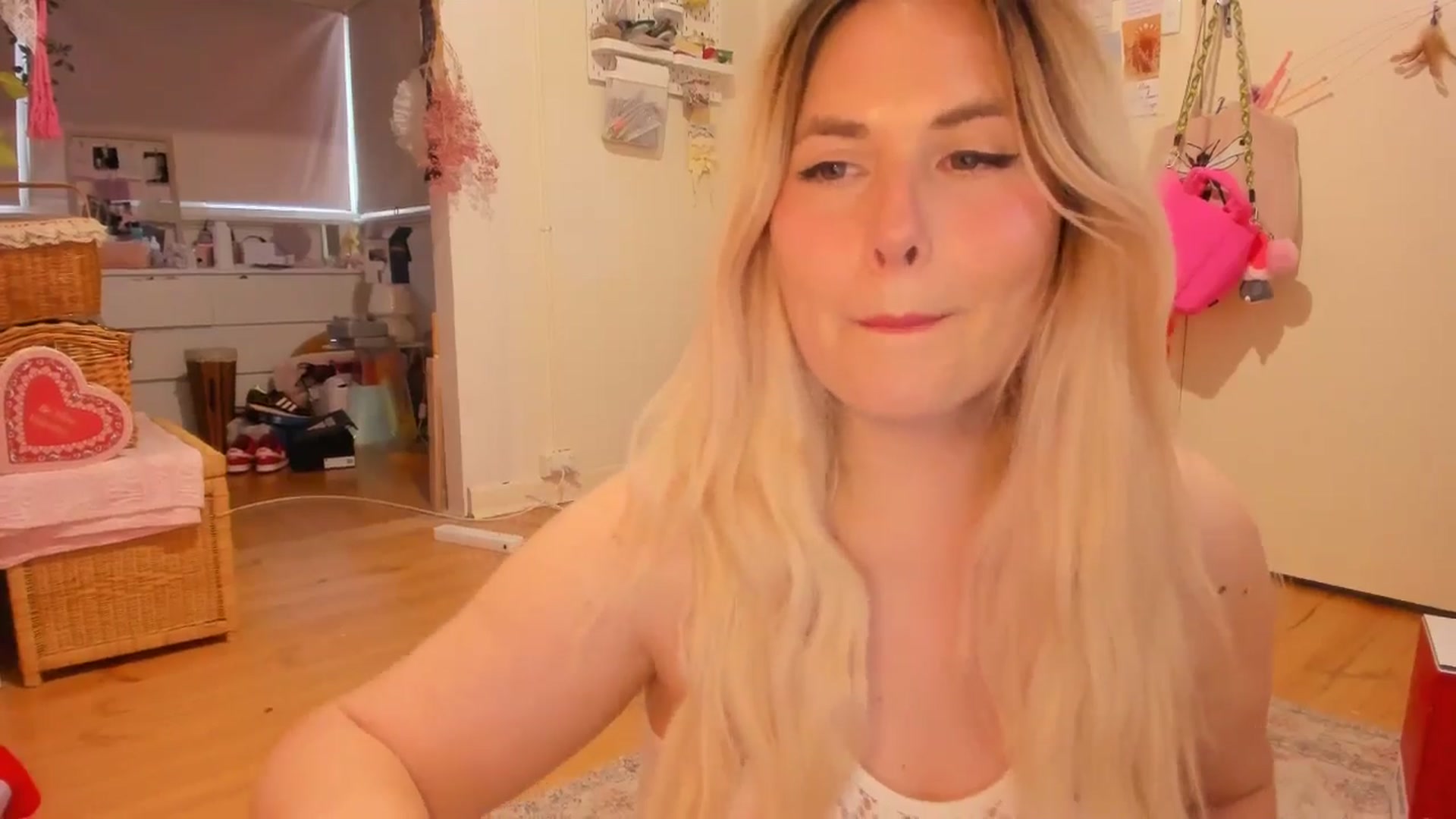 Gallery image thumbnail from Fun_Nikki's myfreecams stream on, 01/11/2025, 10:10 image 4 of 20