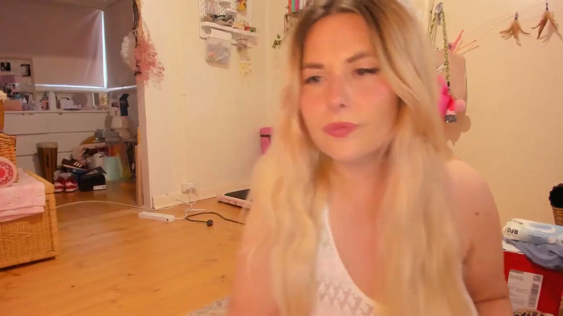 Gallery image thumbnail from Fun_Nikki's myfreecams stream on, 01/11/2025, 10:10 image 6 of 20