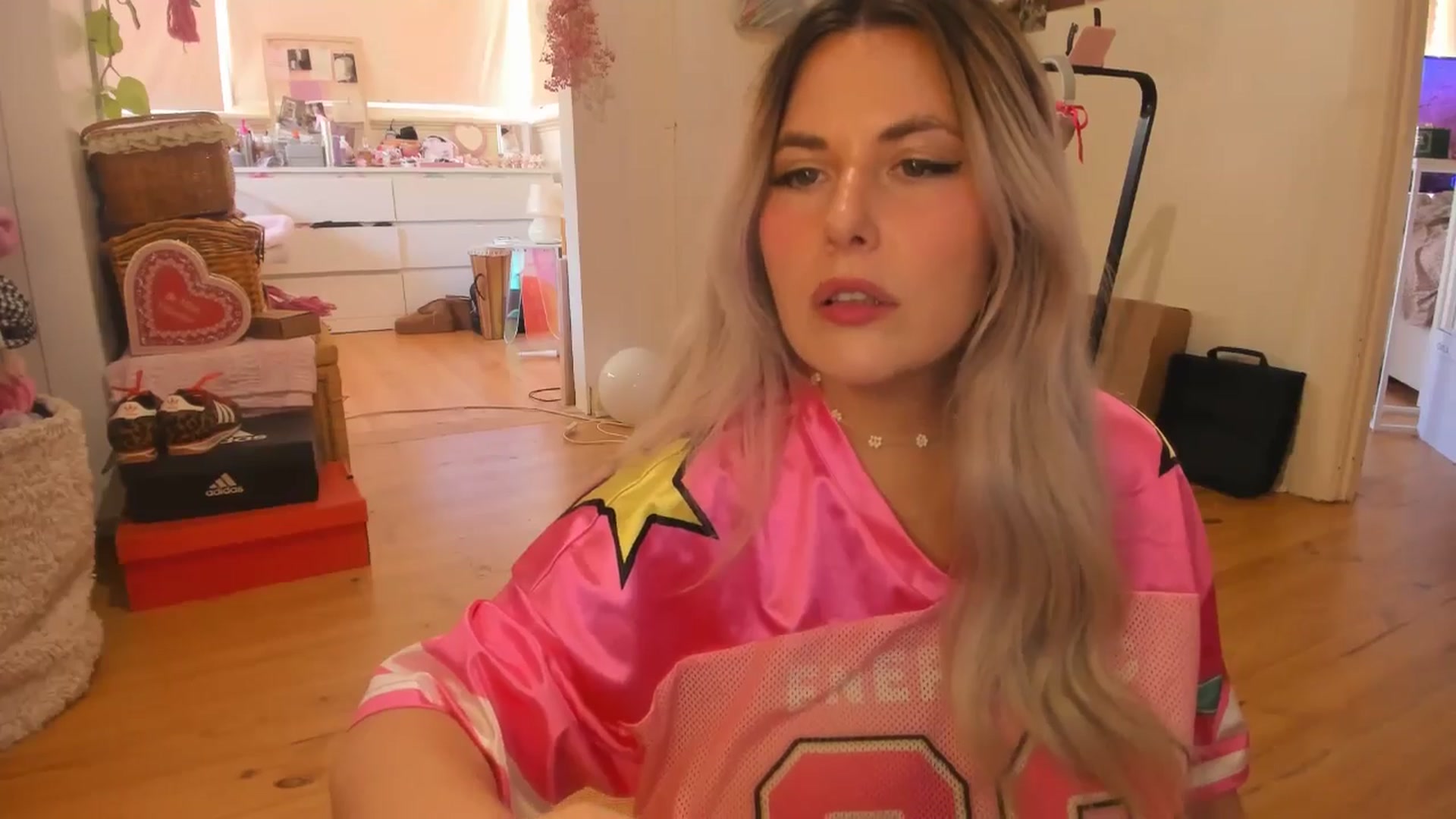 Gallery image thumbnail from Fun_Nikki's myfreecams stream on, 01/28/2025, 07:08 image 3 of 20