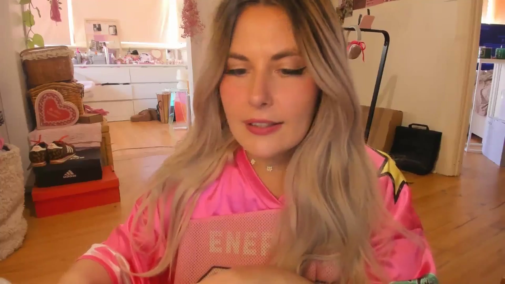 Gallery image thumbnail from Fun_Nikki's myfreecams stream on, 01/28/2025, 07:08 image 10 of 20