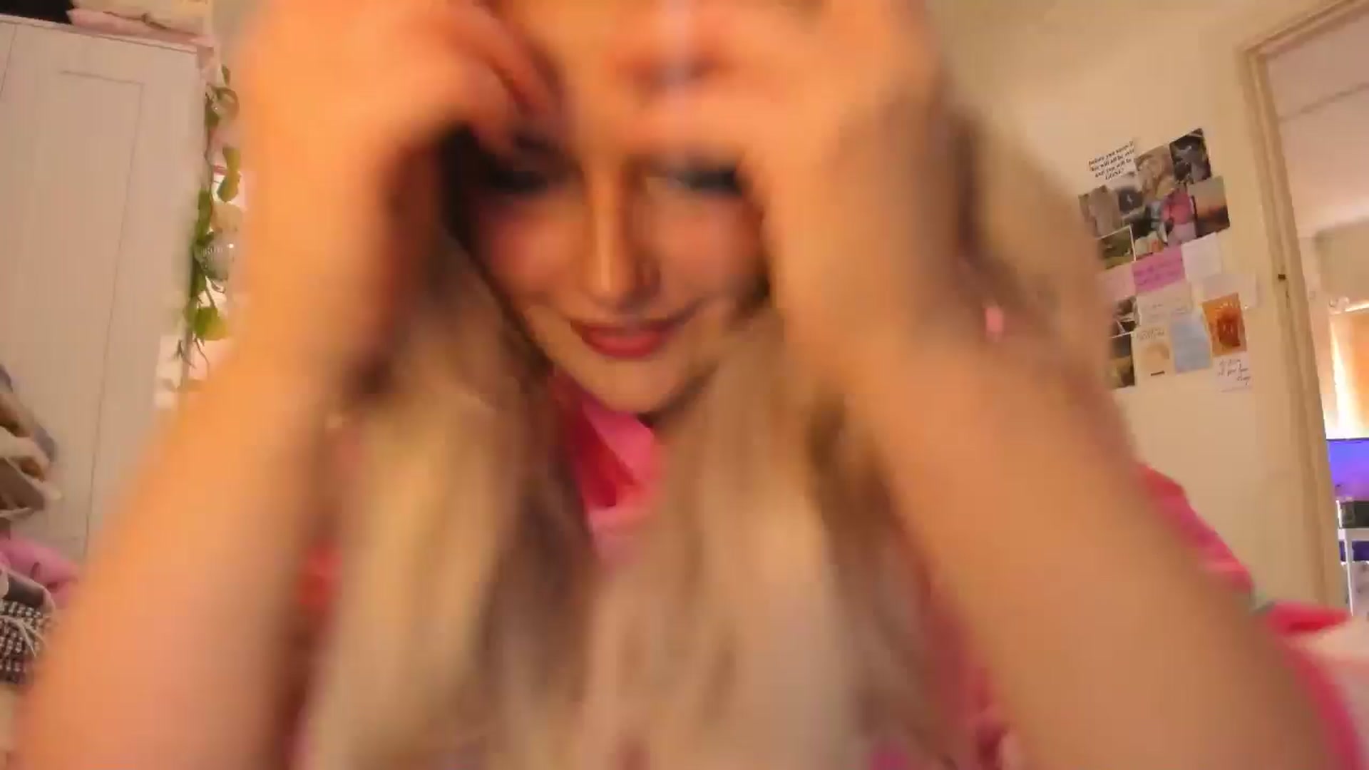 Gallery image thumbnail from Fun_Nikki's myfreecams stream on, 01/28/2025, 07:08 image 1 of 20