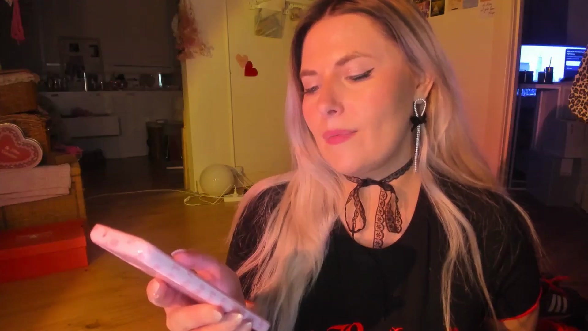 Gallery image thumbnail from Fun_Nikki's myfreecams stream on, 01/29/2025, 10:31 image 20 of 20