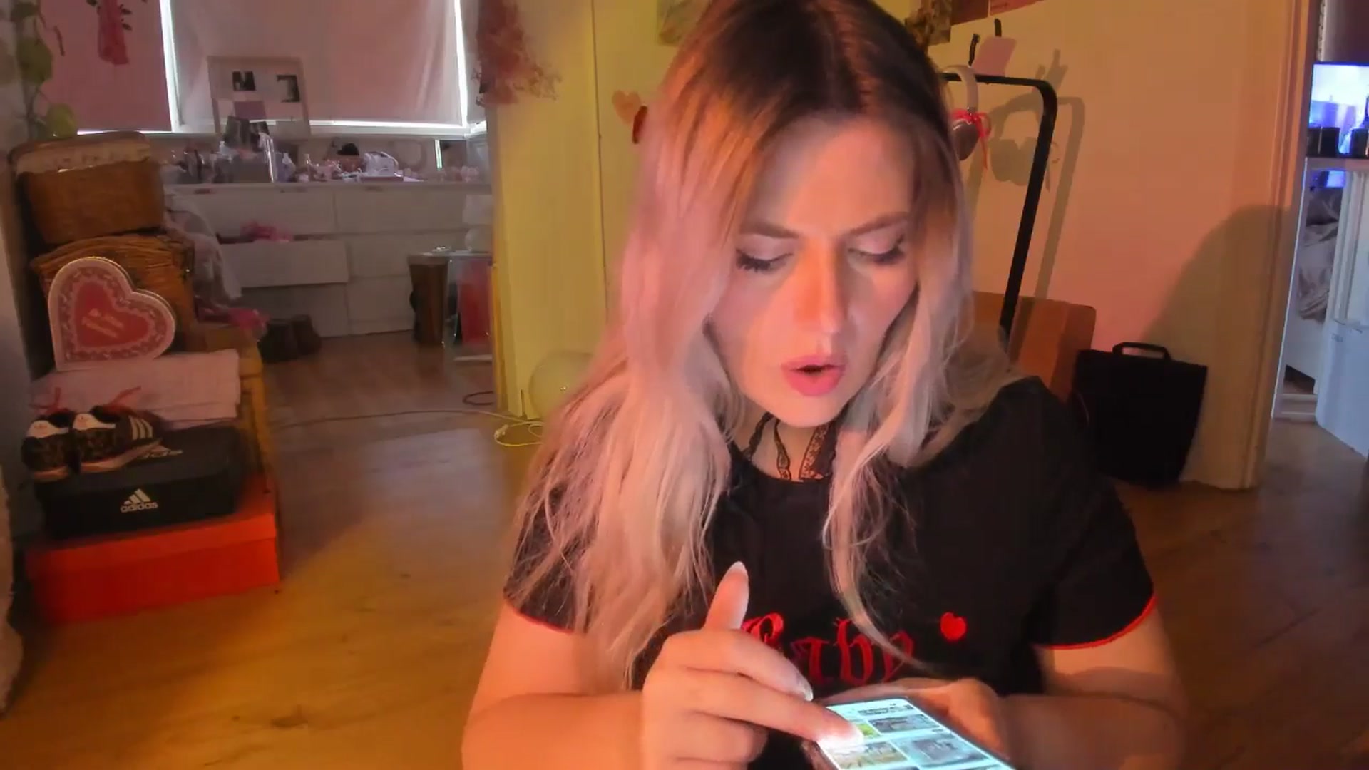 Gallery image thumbnail from Fun_Nikki's myfreecams stream on, 01/29/2025, 10:31 image 12 of 20