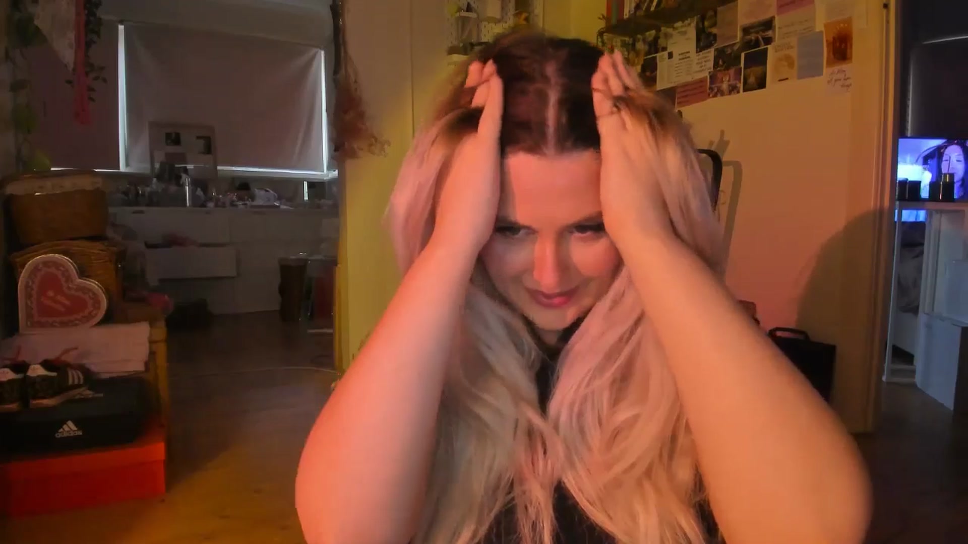 Gallery image thumbnail from Fun_Nikki's myfreecams stream on, 01/29/2025, 10:31 image 14 of 20