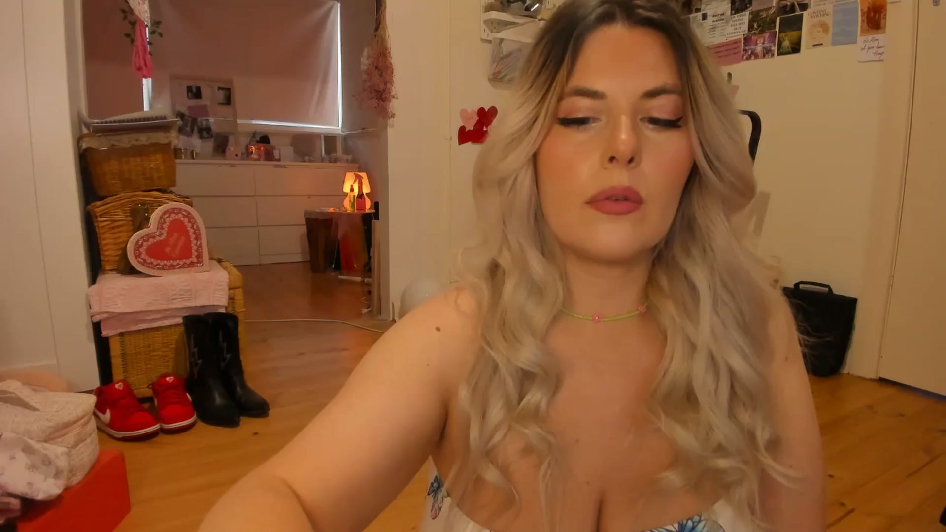 Gallery image thumbnail from Fun_Nikki's myfreecams stream on, 01/31/2025, 11:03 image 1 of 20