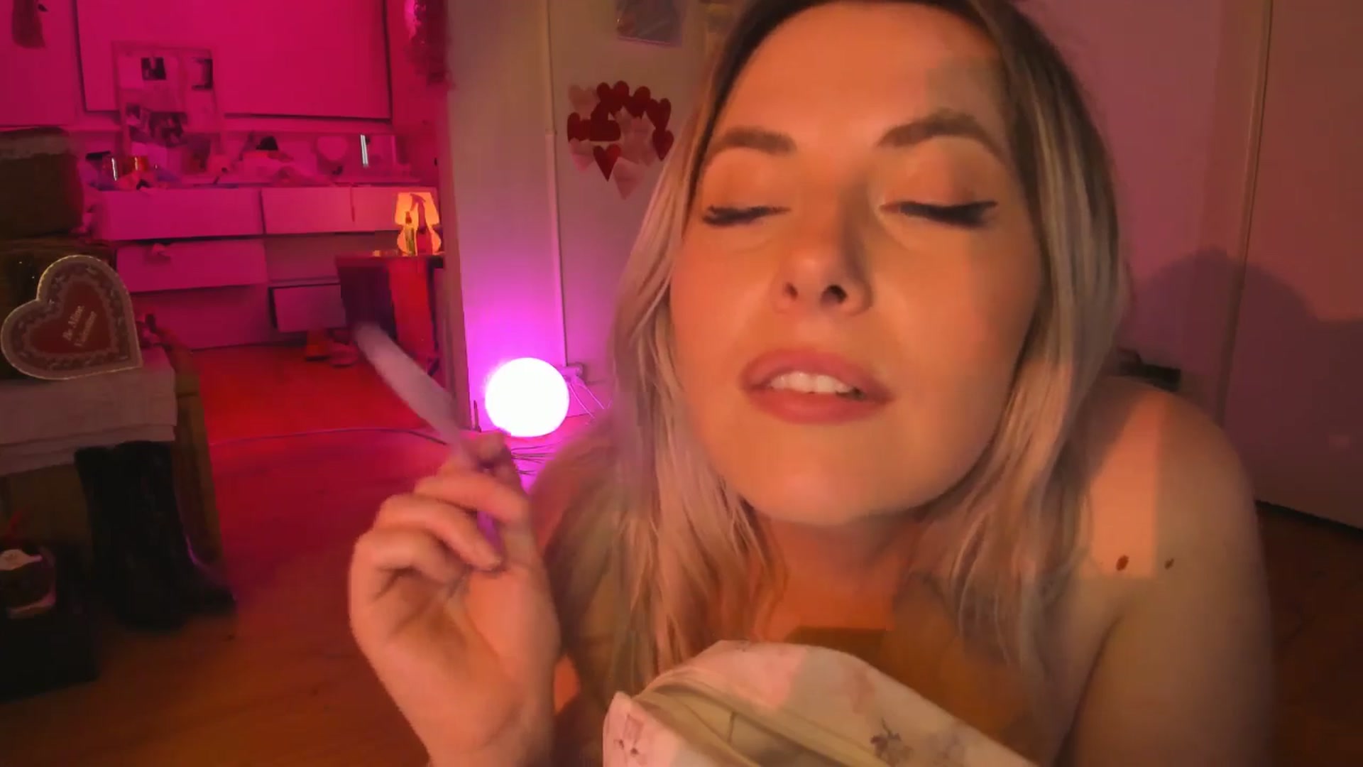 Gallery image thumbnail from Fun_Nikki's myfreecams stream on, 02/01/2025, 12:27 image 20 of 20