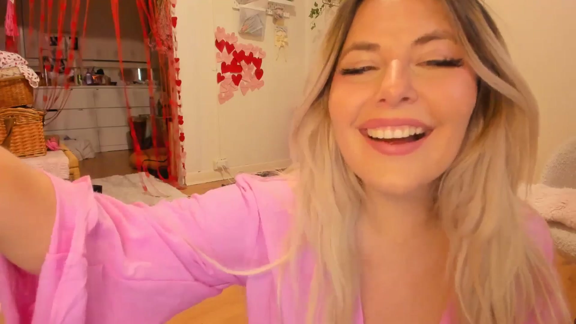 Gallery image thumbnail from Fun_Nikki's myfreecams stream on, 02/15/2025, 11:45 image 4 of 20