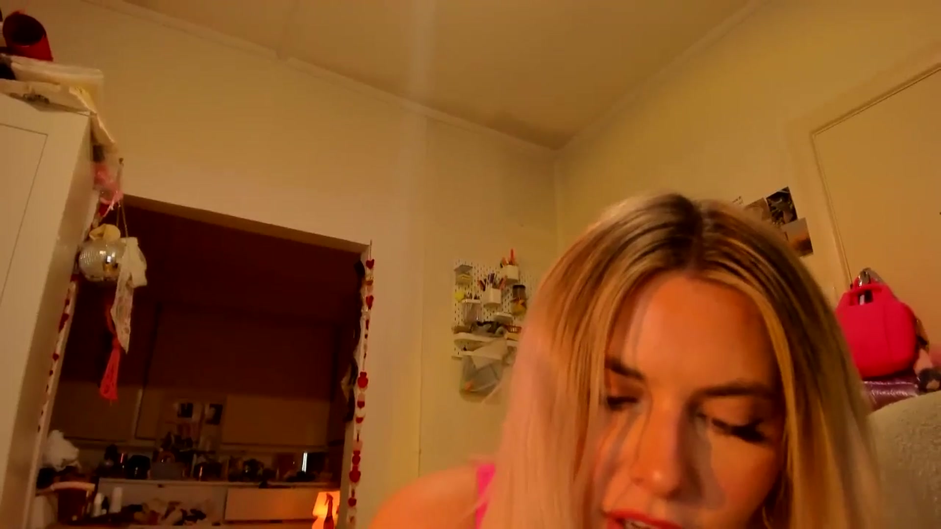 Gallery image thumbnail from Fun_Nikki's myfreecams stream on, 04/05/2025, 10:10 image 19 of 20