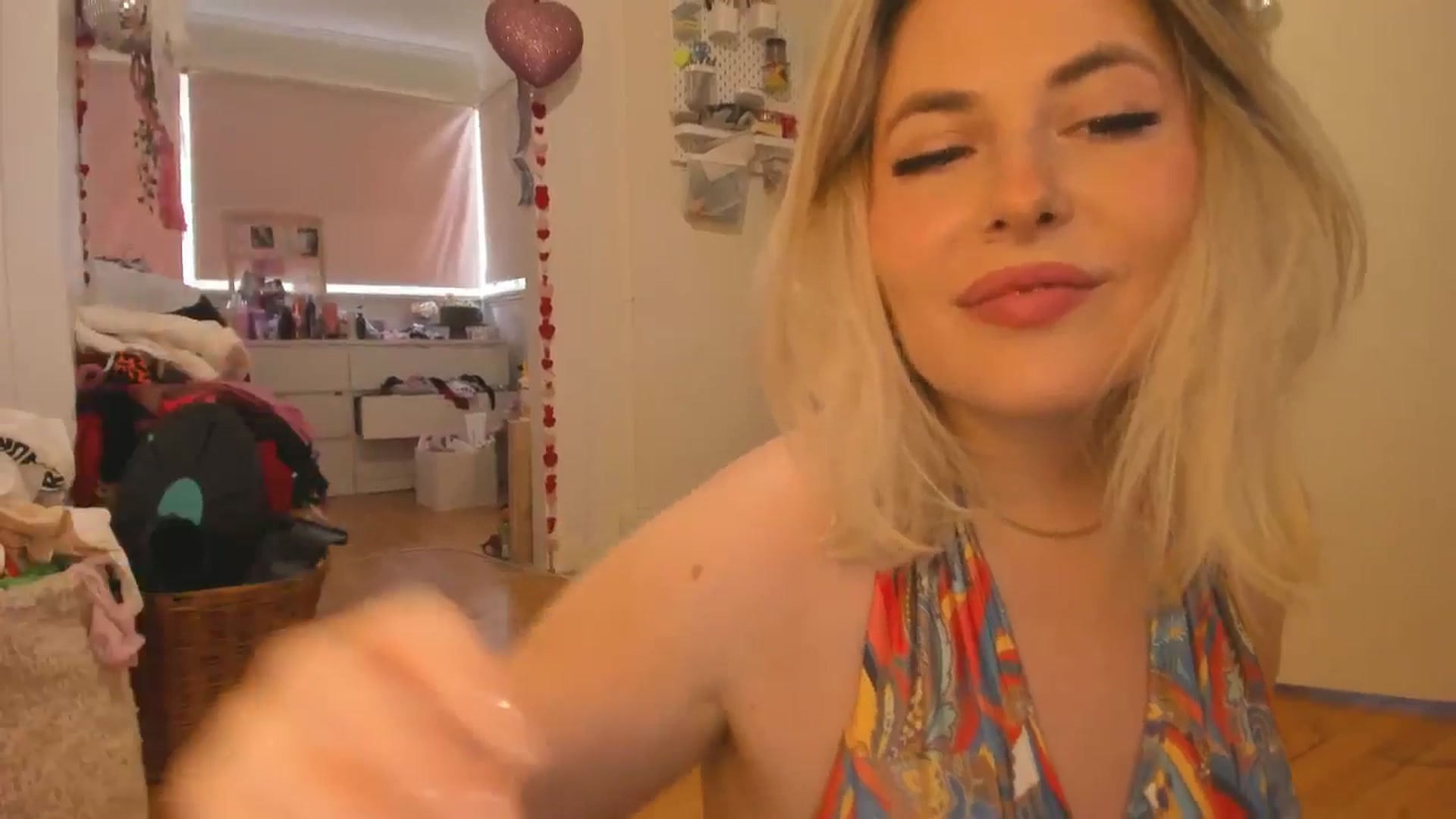 Gallery image thumbnail from Fun_Nikki's myfreecams stream on, 05/07/2025, 03:54 image 7 of 20