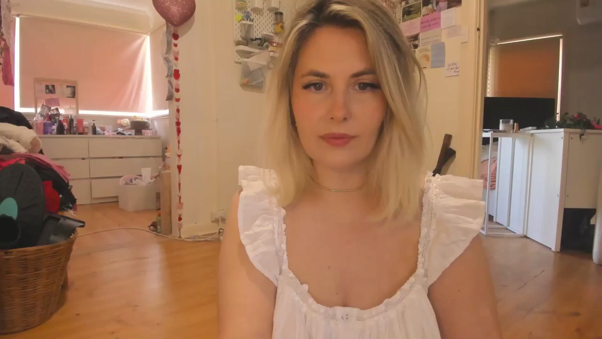 Gallery image thumbnail from Fun_Nikki's myfreecams stream on, 05/07/2025, 03:54 image 1 of 20