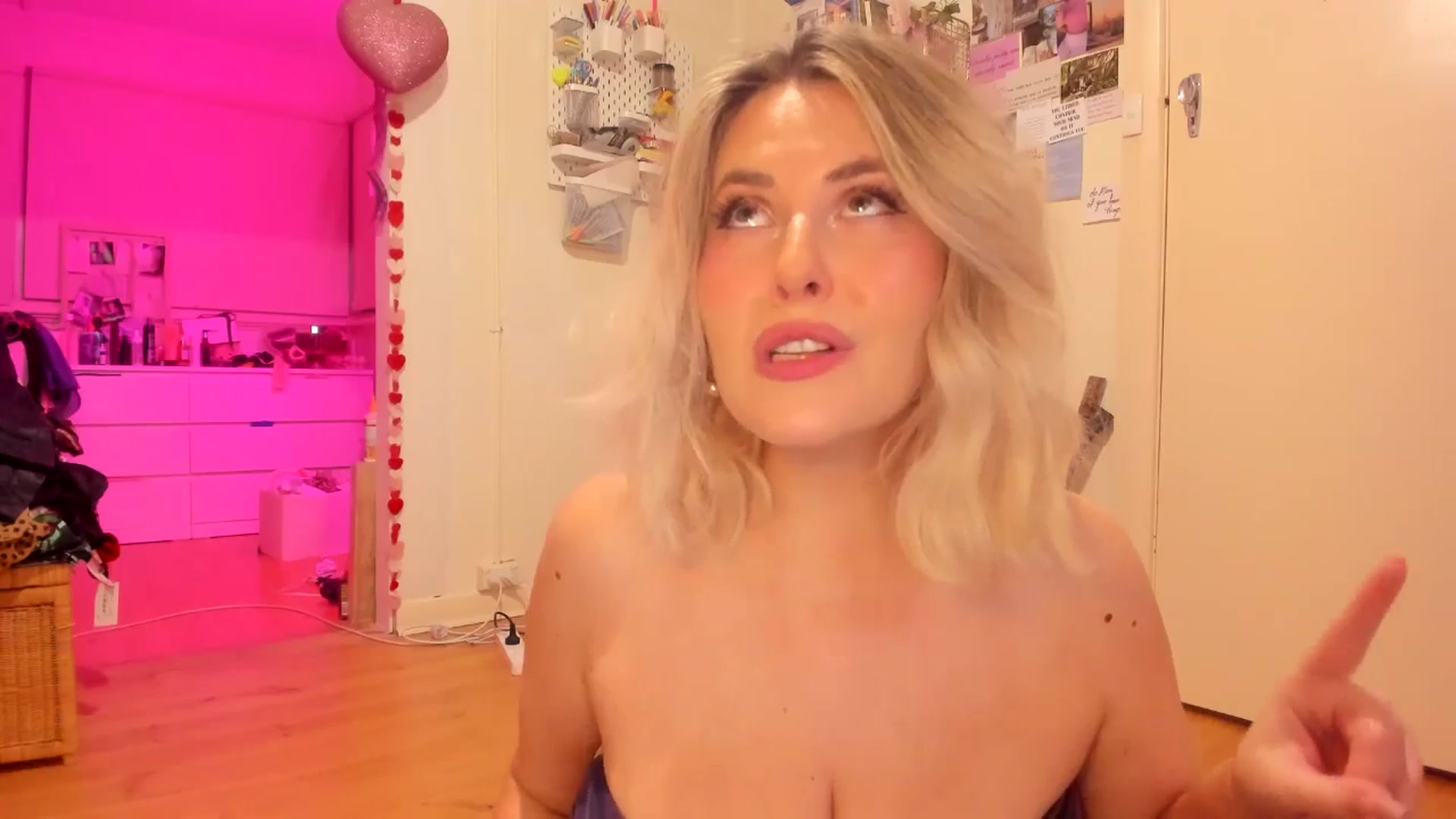 Gallery image thumbnail from Fun_Nikki's myfreecams stream on, 05/10/2025, 09:24 image 15 of 20