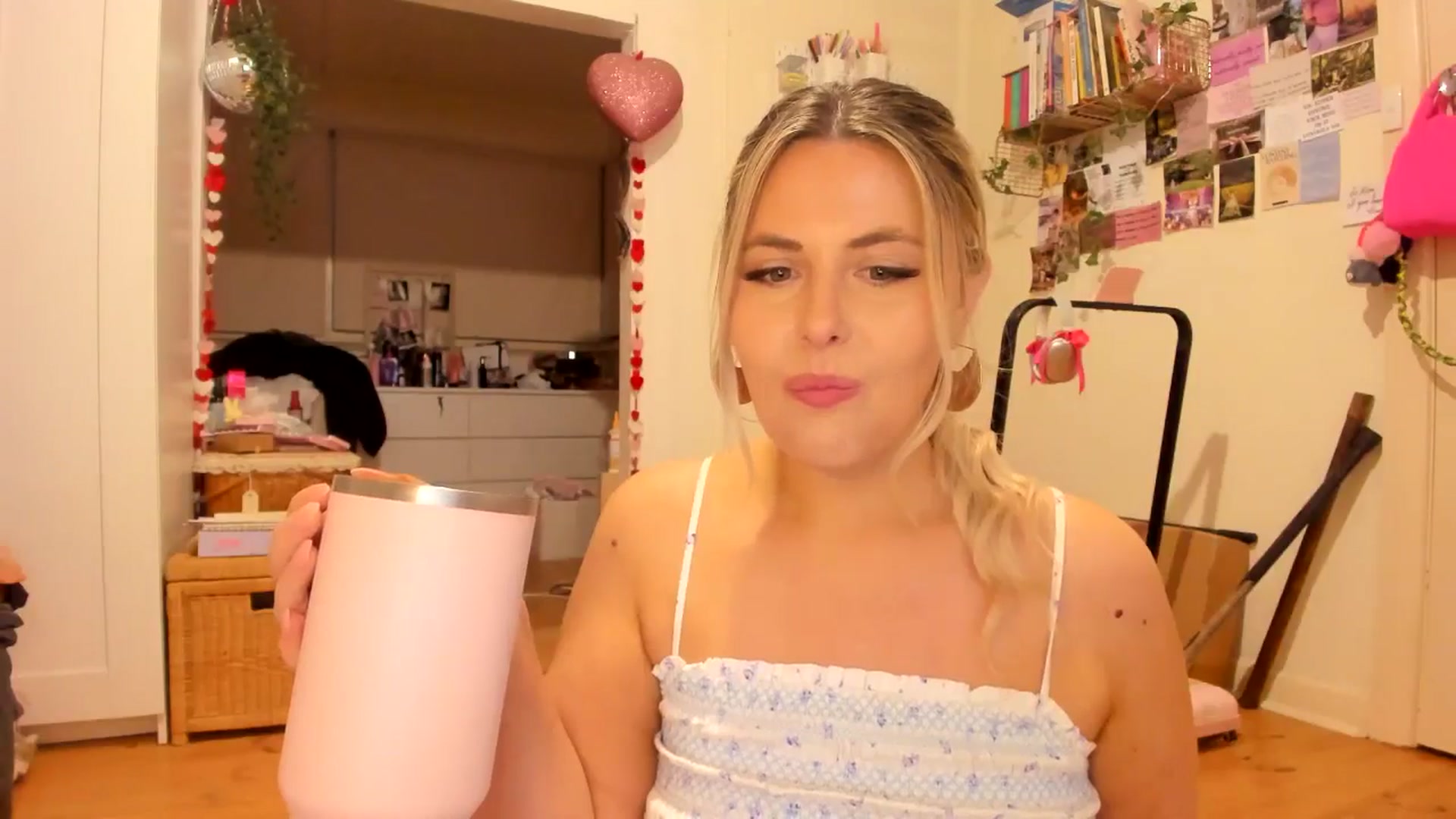 Gallery image thumbnail from Fun_Nikki's myfreecams stream on, 05/17/2025, 10:26 image 6 of 20