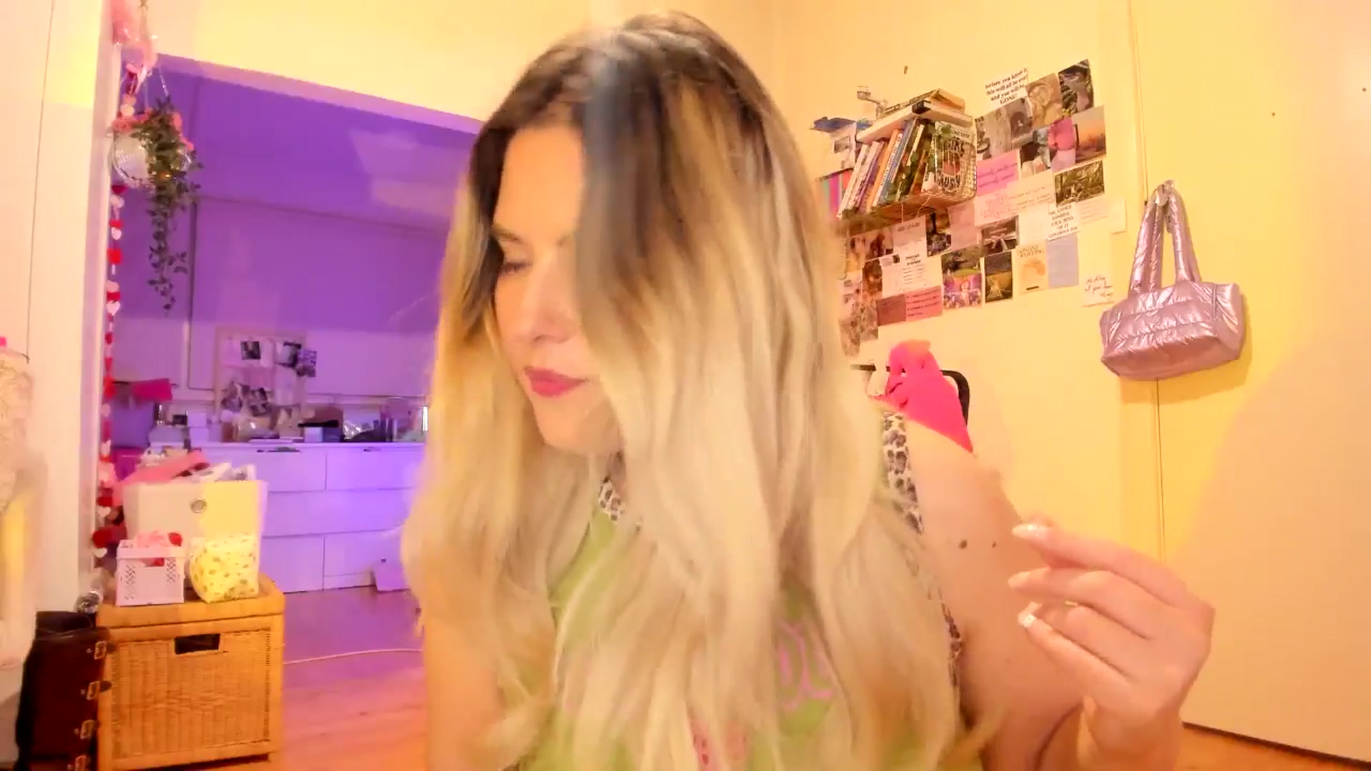 Gallery image thumbnail from Fun_Nikki's myfreecams stream on, 09/13/2025, 11:09 image 13 of 20
