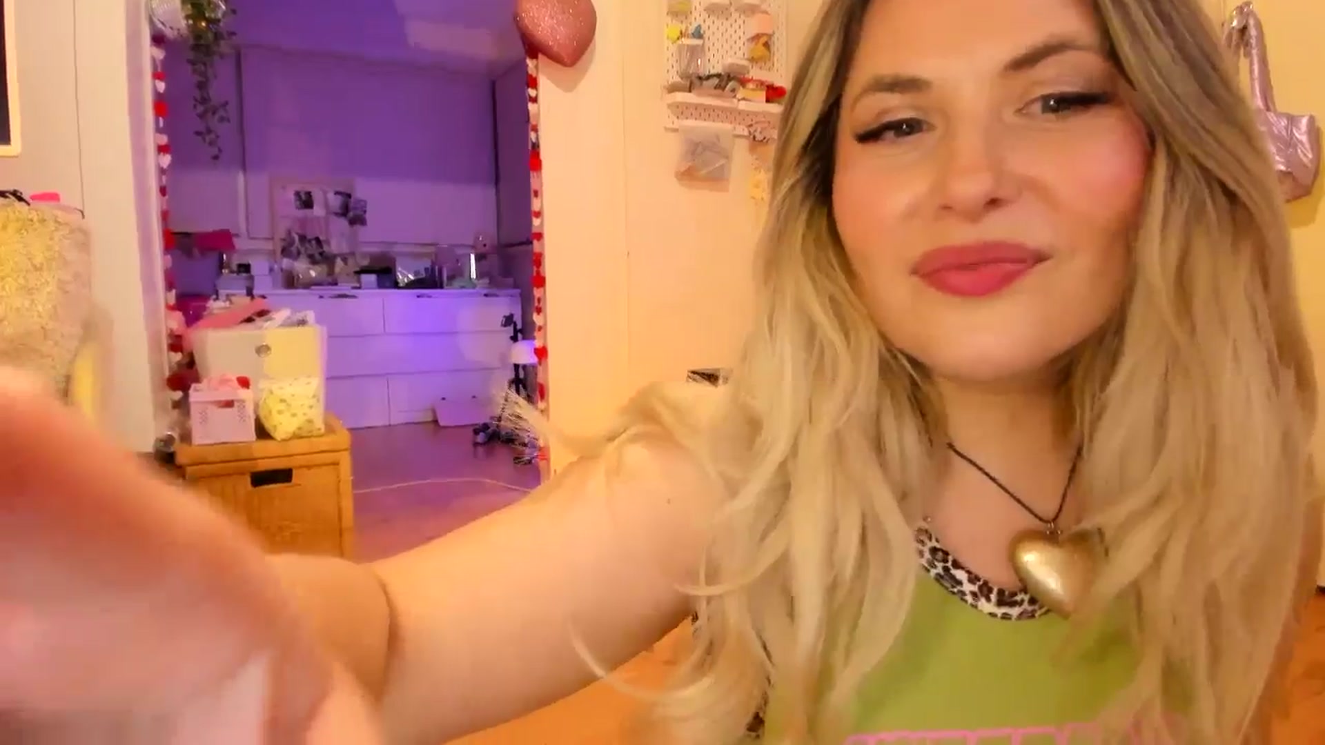 Gallery image thumbnail from Fun_Nikki's myfreecams stream on, 09/13/2025, 11:09 image 7 of 20