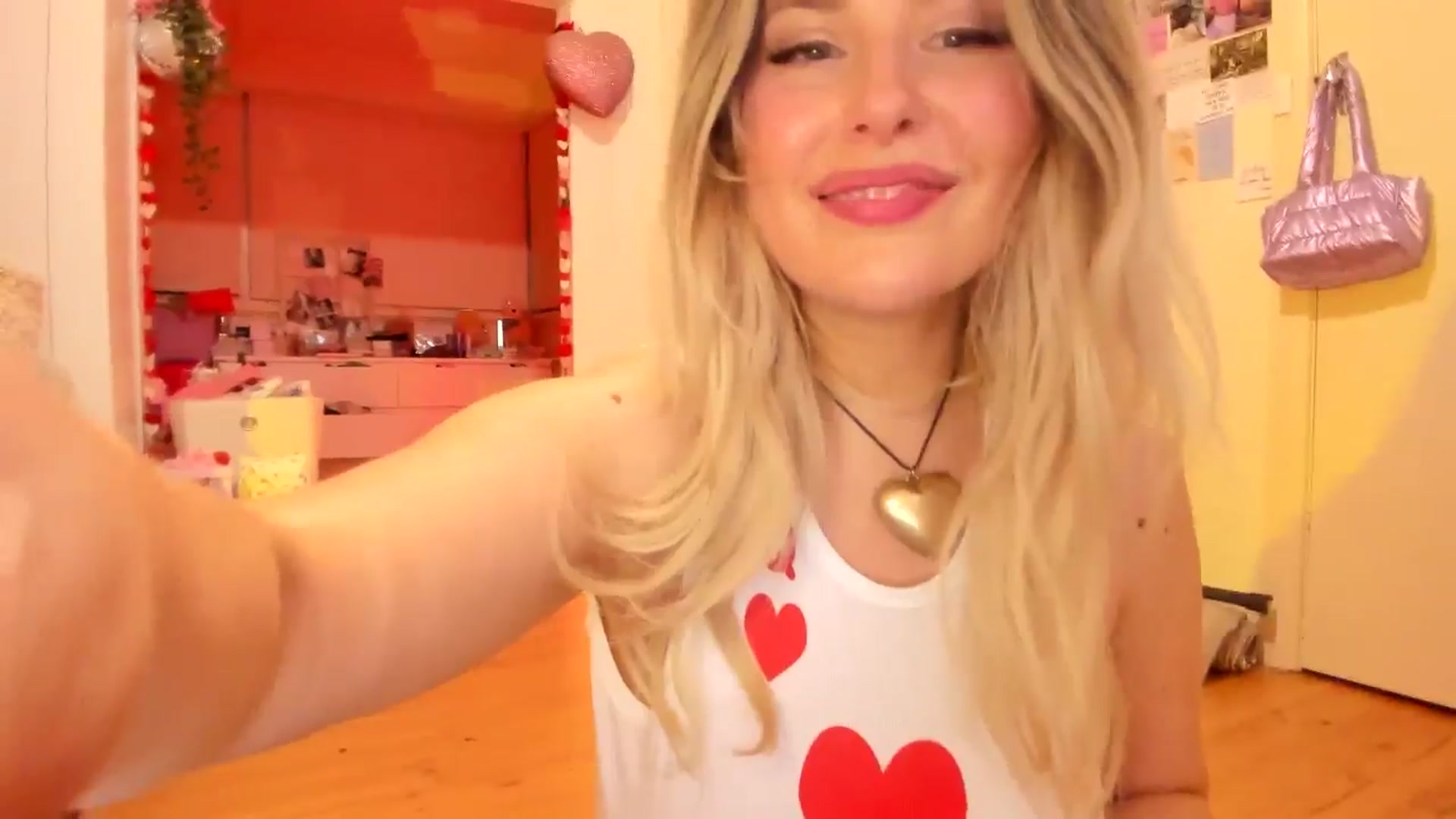 Gallery image thumbnail from Fun_Nikki's myfreecams stream on, 09/13/2025, 12:06 image 11 of 20