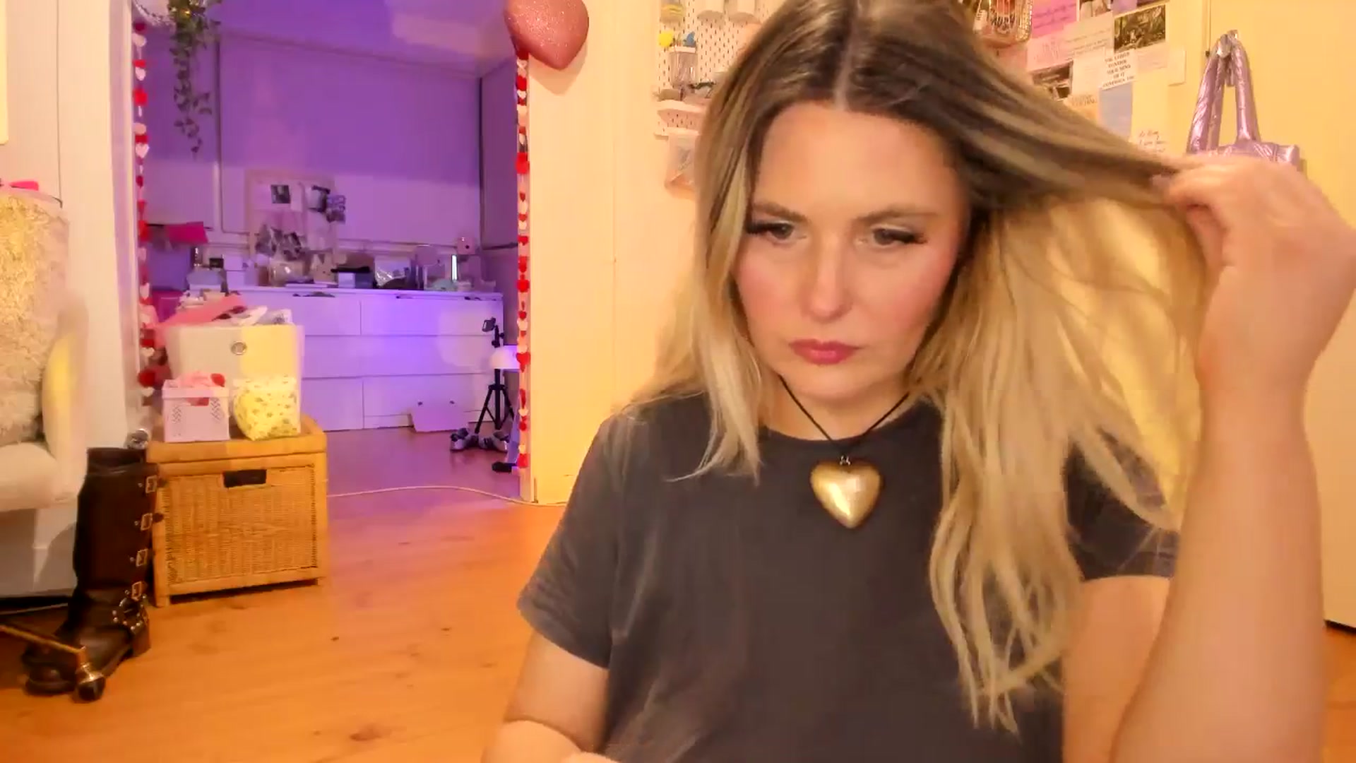 Gallery image thumbnail from Fun_Nikki's myfreecams stream on, 09/13/2025, 12:06 image 7 of 20