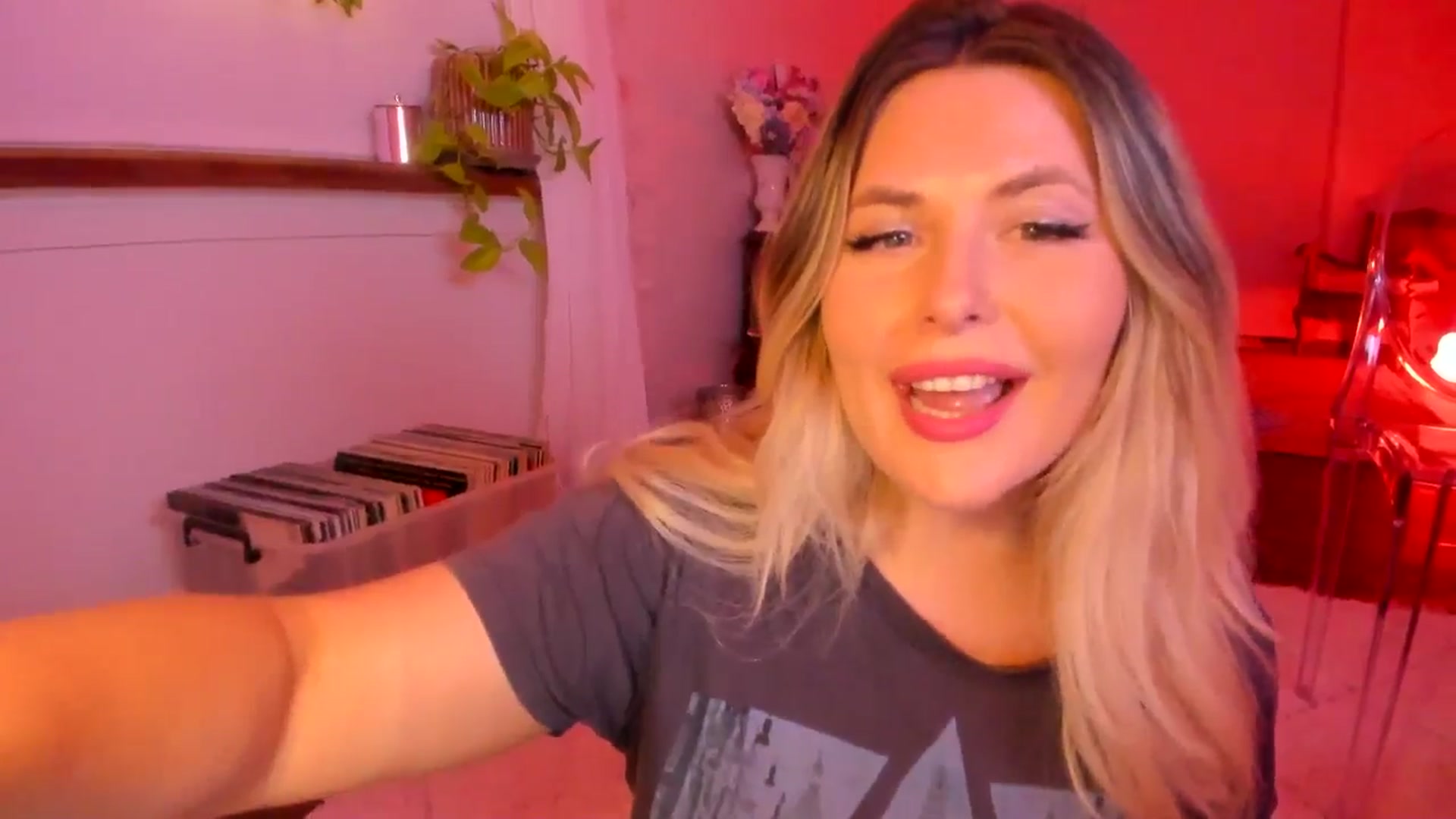 Gallery image thumbnail from Fun_Nikki's myfreecams stream on, 10/10/2025, 12:06 image 7 of 20