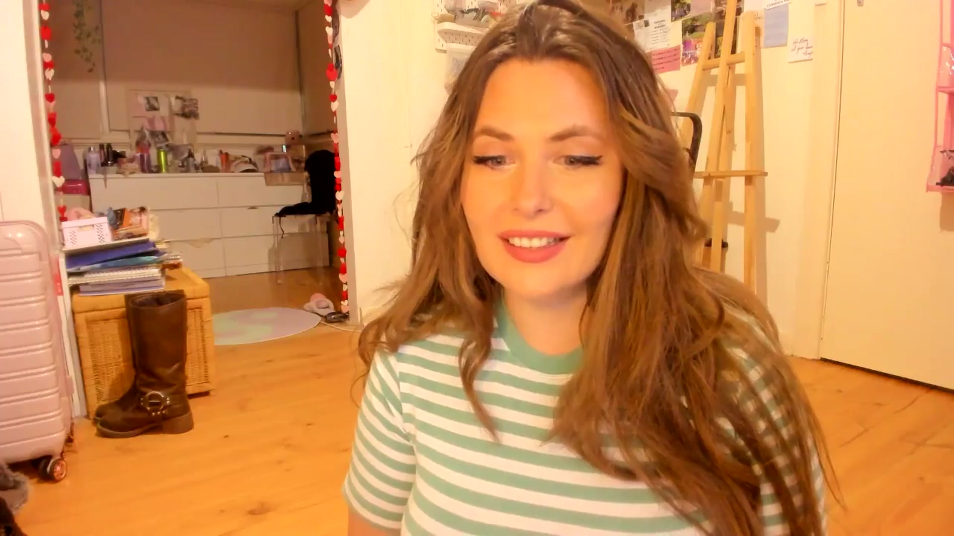 Gallery image thumbnail from Fun_Nikki's myfreecams stream on, 10/24/2025, 10:23 image 4 of 20