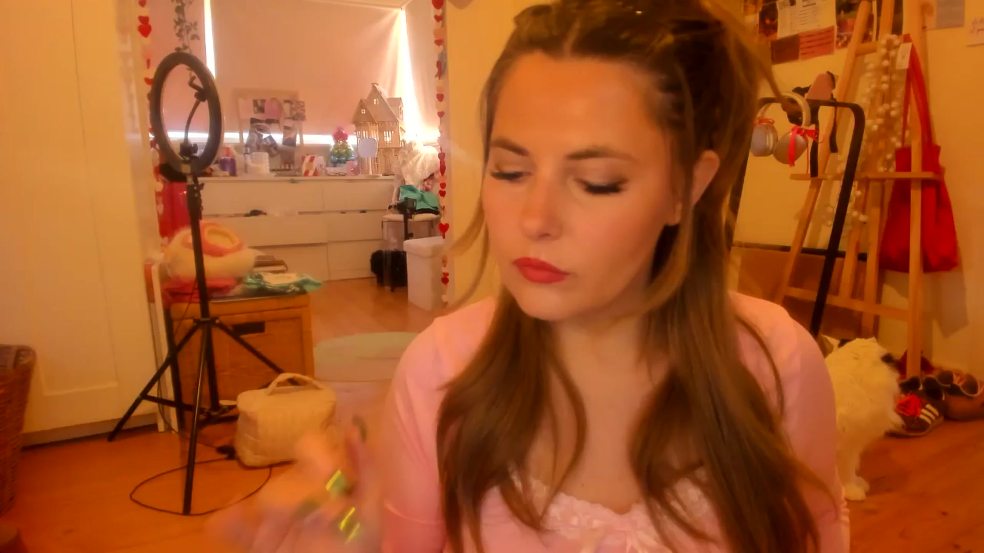 Gallery image thumbnail from Fun_Nikki's myfreecams stream on, 12/17/2025, 11:23 image 1 of 20