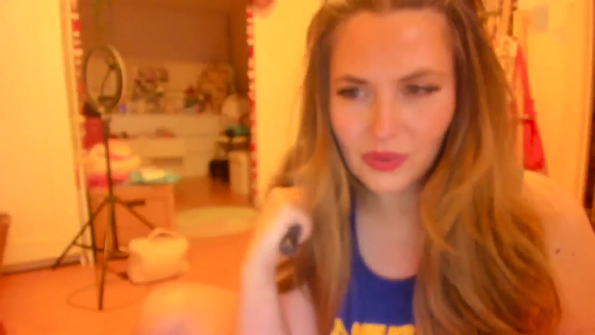 Gallery image thumbnail from Fun_Nikki's myfreecams stream on, 12/17/2025, 11:23 image 18 of 20