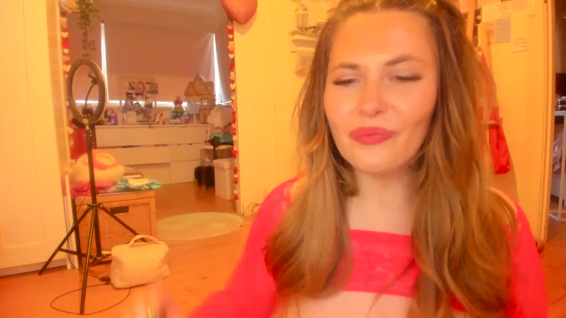 Gallery image thumbnail from Fun_Nikki's myfreecams stream on, 12/17/2025, 11:23 image 11 of 20